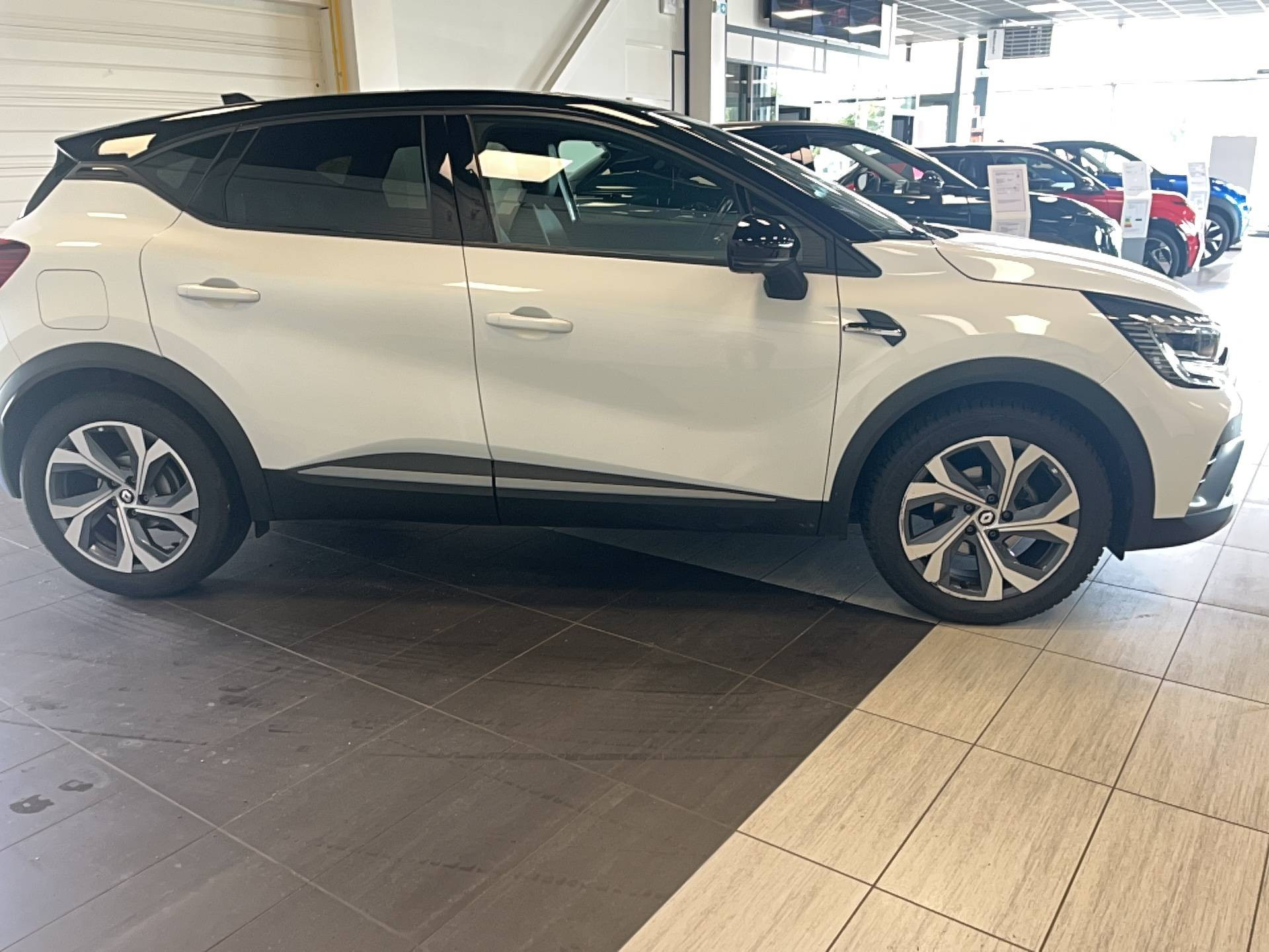 Vente en ligne Renault Captur  mild hybrid 160 EDC au prix de 19 900 €
