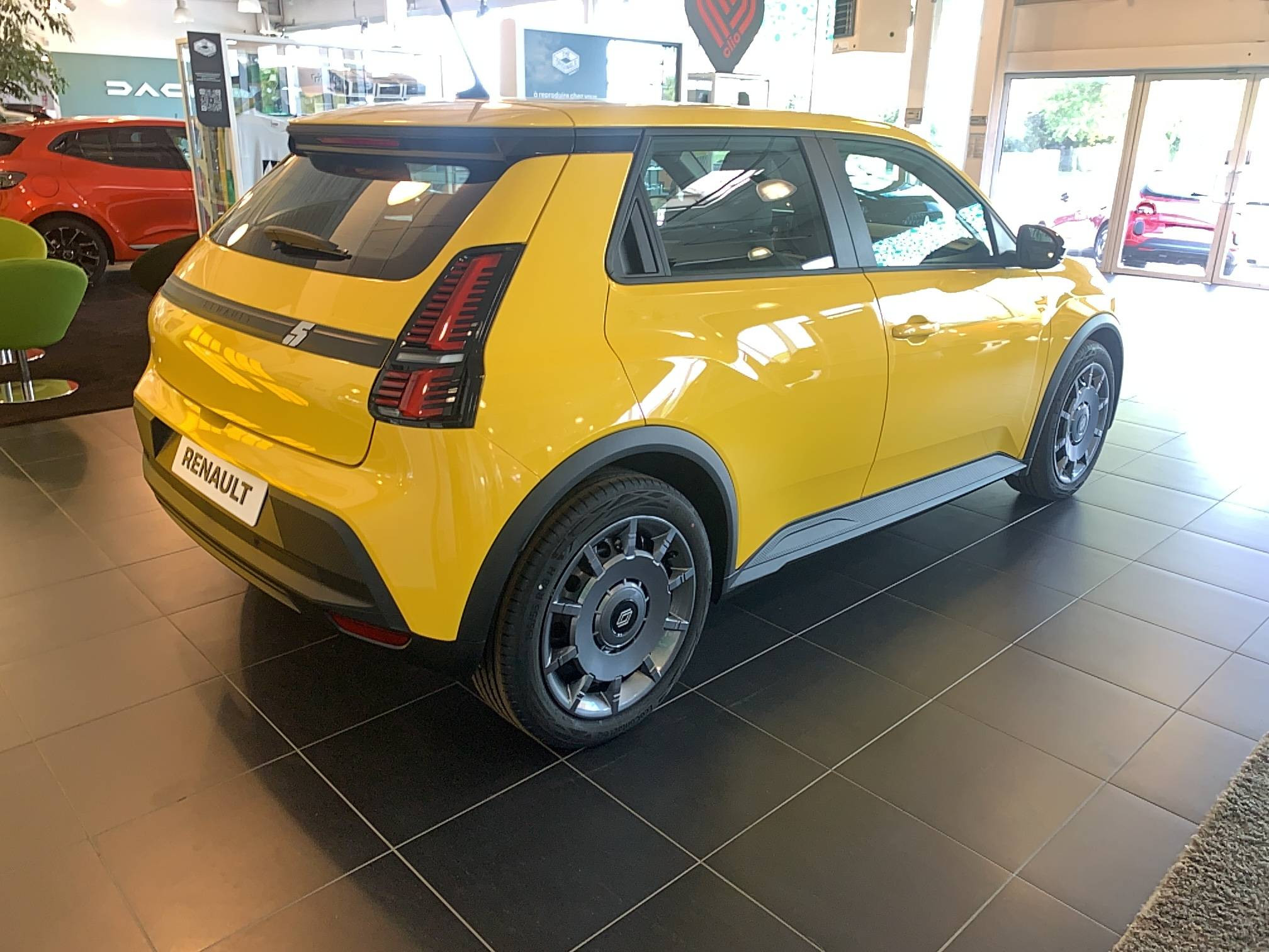 Vente en ligne Renault R5 E-Tech  120 ch autonomie urbaine au prix de 29 340 €