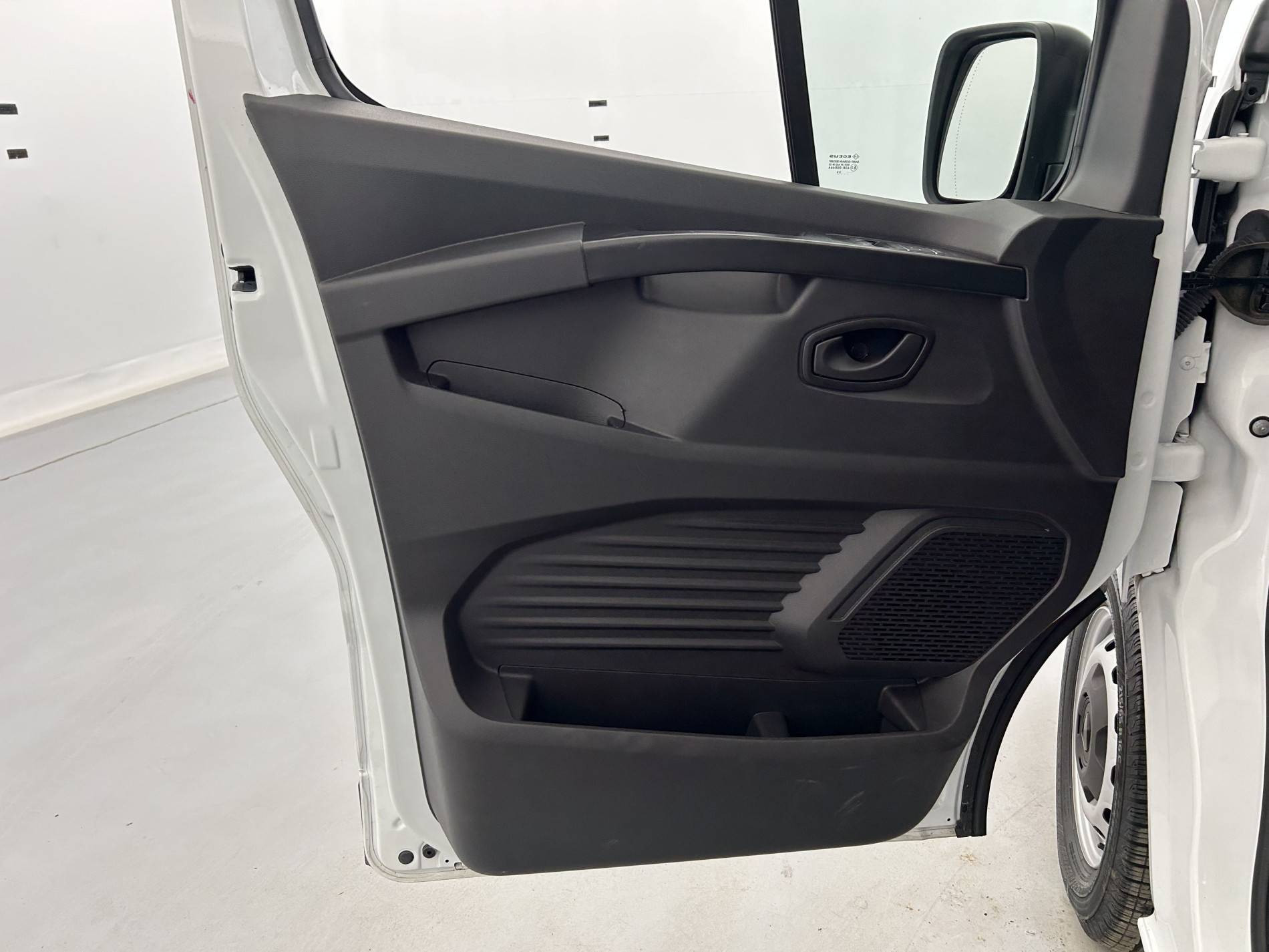 Vente en ligne Renault Trafic 3 Fourgon TRAFIC FGN L2H1 3000 KG BLUE DCI 130 au prix de 22 990 €