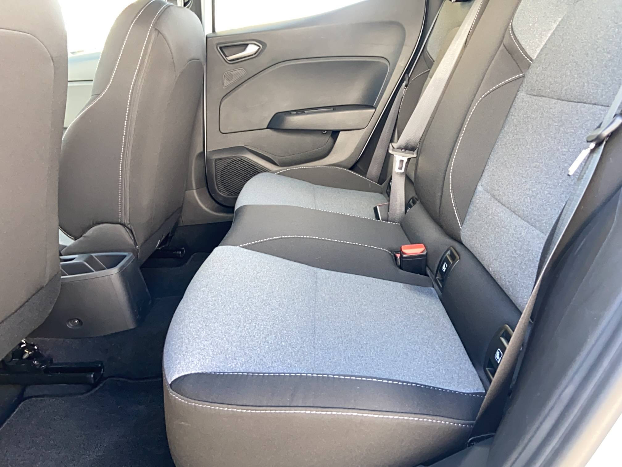 Vente en ligne Renault Clio 5 Clio Eco-G 100 ch GSR2 au prix de 16 290 €