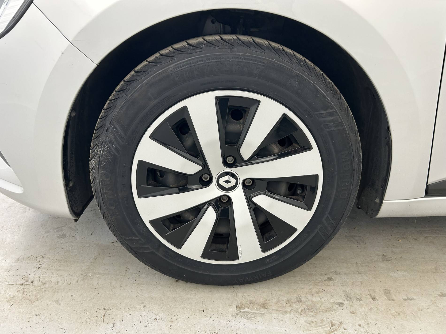 Vente en ligne Renault Clio 5 Clio TCe 90 au prix de 13 390 €