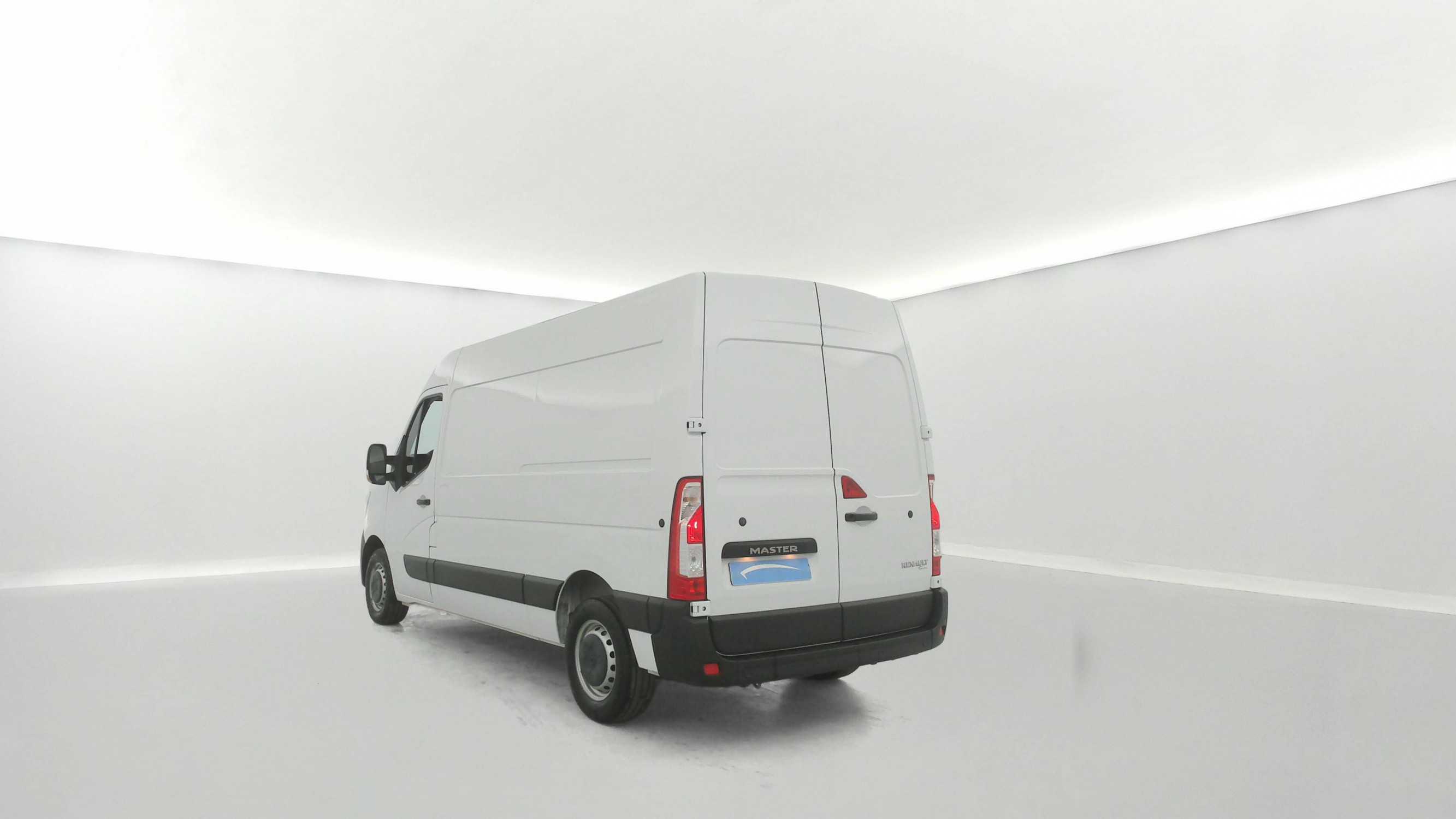 Vente en ligne Renault Master Fourgon MASTER FGN TRAC F3500 L2H2 BLUE DCI 135 au prix de 24 490 €