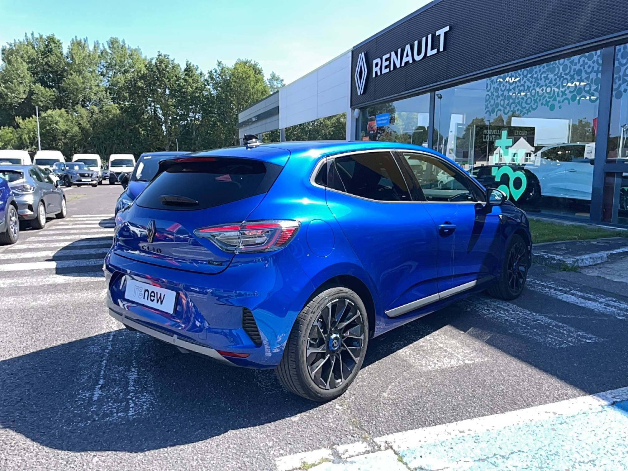 Vente en ligne Renault Clio 5 Clio E-Tech full hybrid 145 au prix de 22 990 €