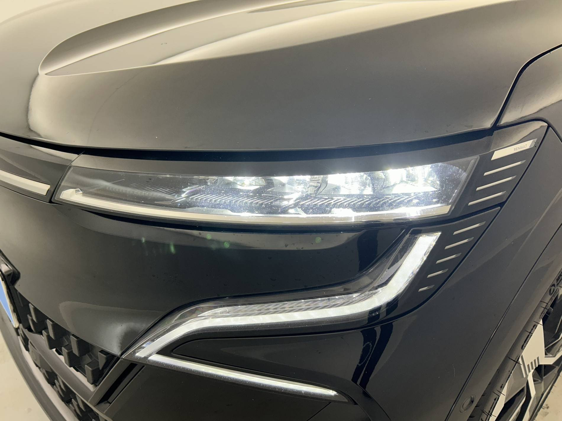 Vente en ligne Renault Megane E-Tech  EV60 220 ch super charge au prix de 22 990 €