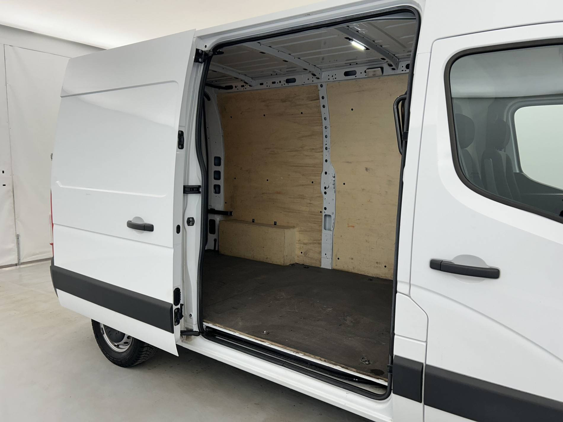 Vente en ligne Renault Master Fourgon MASTER FGN TRAC F3500 L2H2 BLUE DCI 135 au prix de 22 390 €