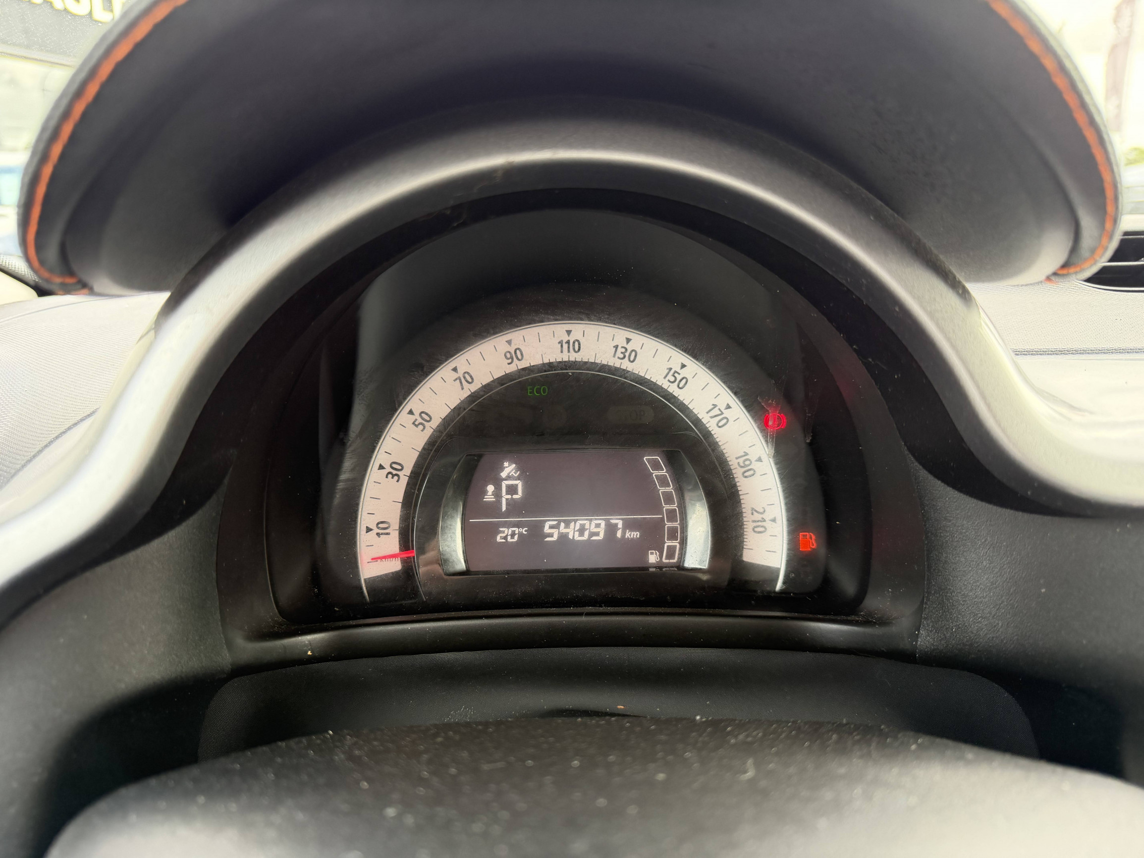 Vente en ligne Renault Twingo 3  0.9 TCe 110 E6C au prix de 13 990 €