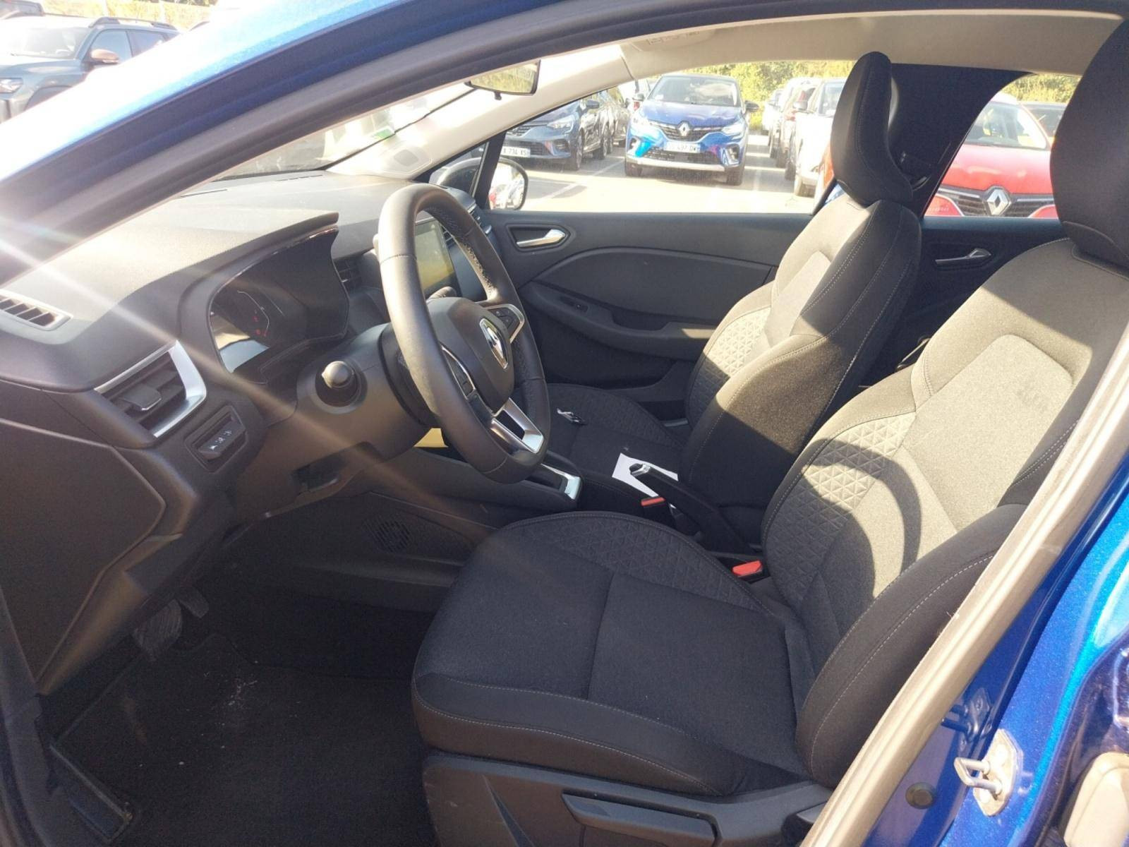 Vente en ligne Renault Clio 5 Clio E-Tech full hybrid 145 au prix de 18 790 €