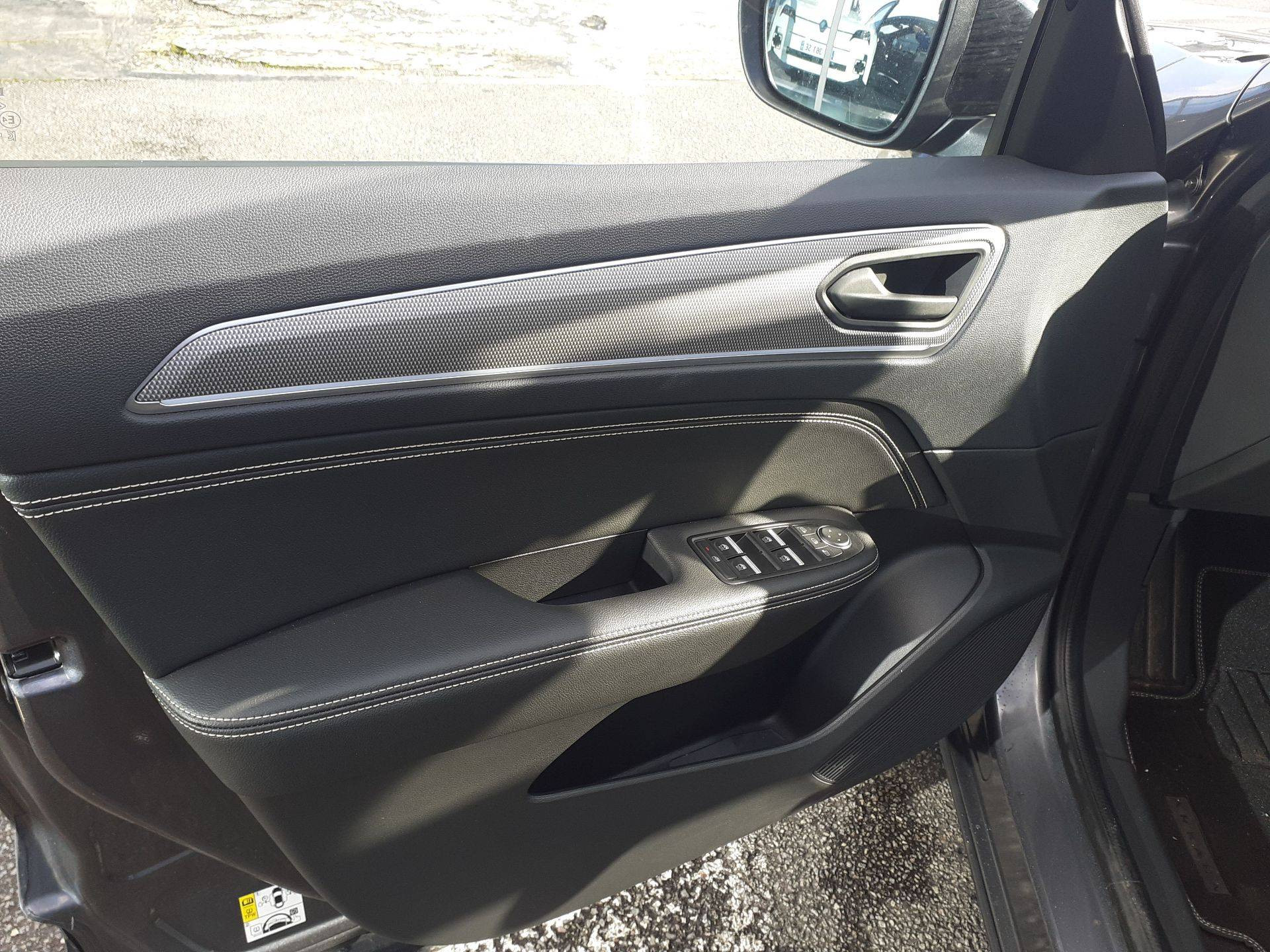 Vente en ligne Renault Arkana  E-Tech full hybrid 145 GSR2 au prix de 31 490 €
