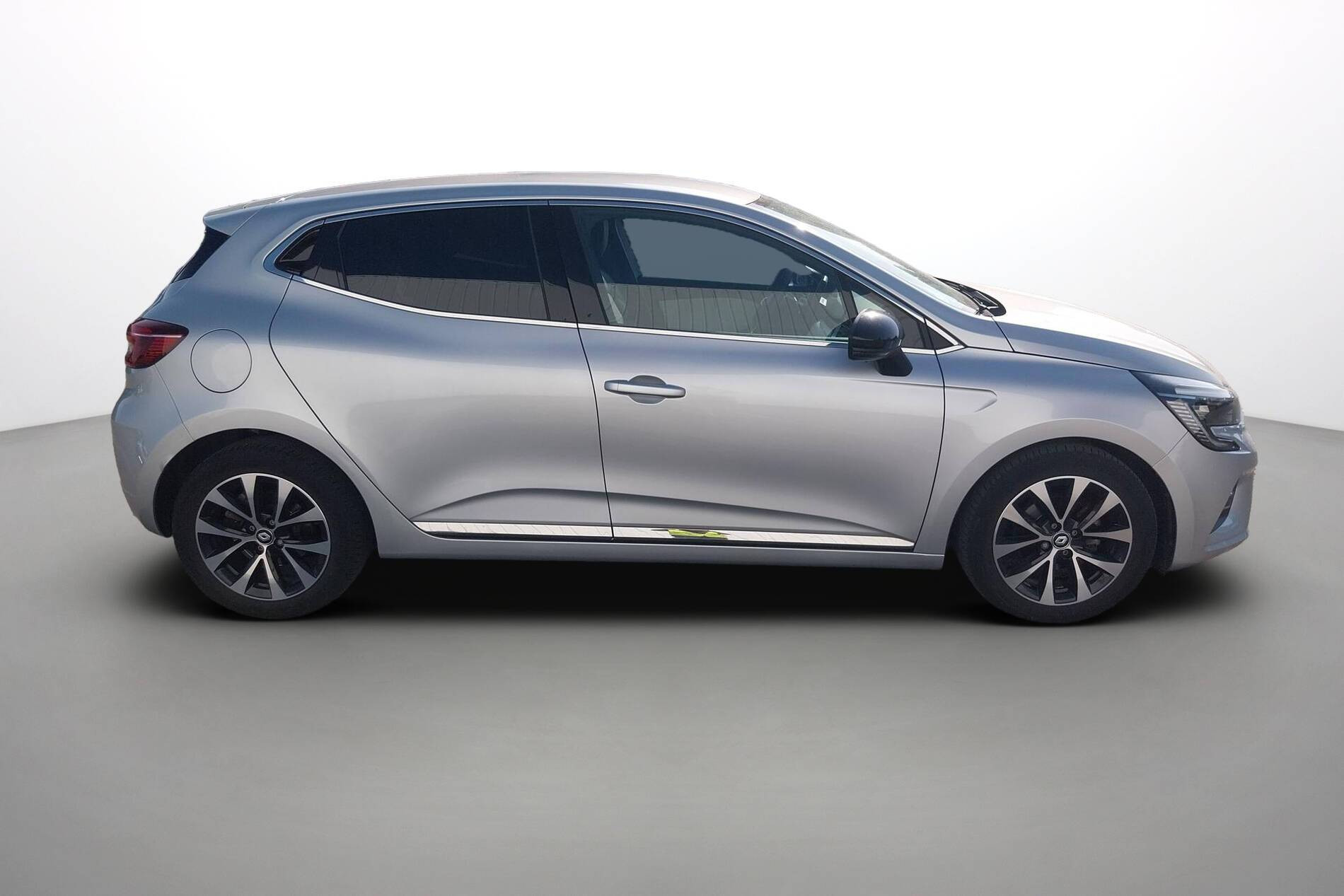 Vente en ligne Renault Clio 5 Clio TCe 90 au prix de 14 780 €