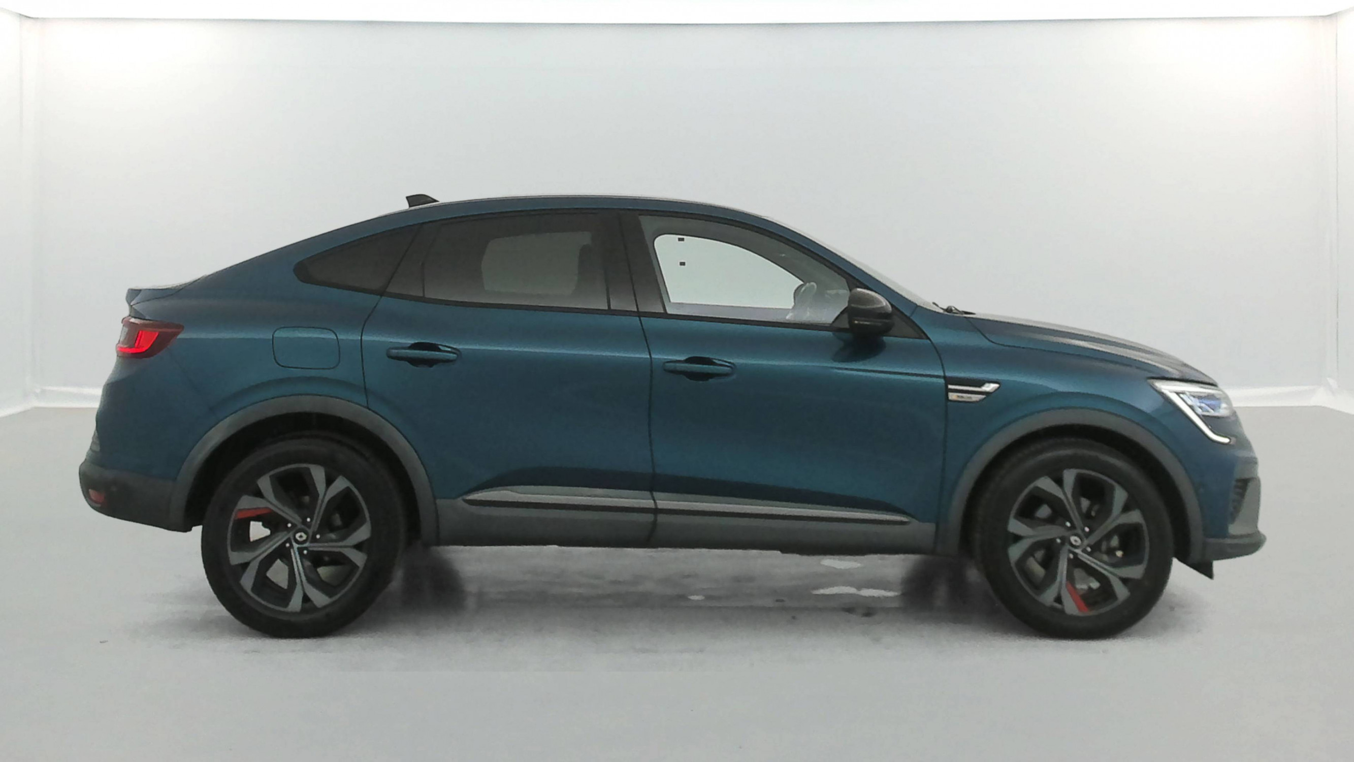 Vente en ligne Renault Arkana  E-Tech 145 - 21B au prix de 21 990 €