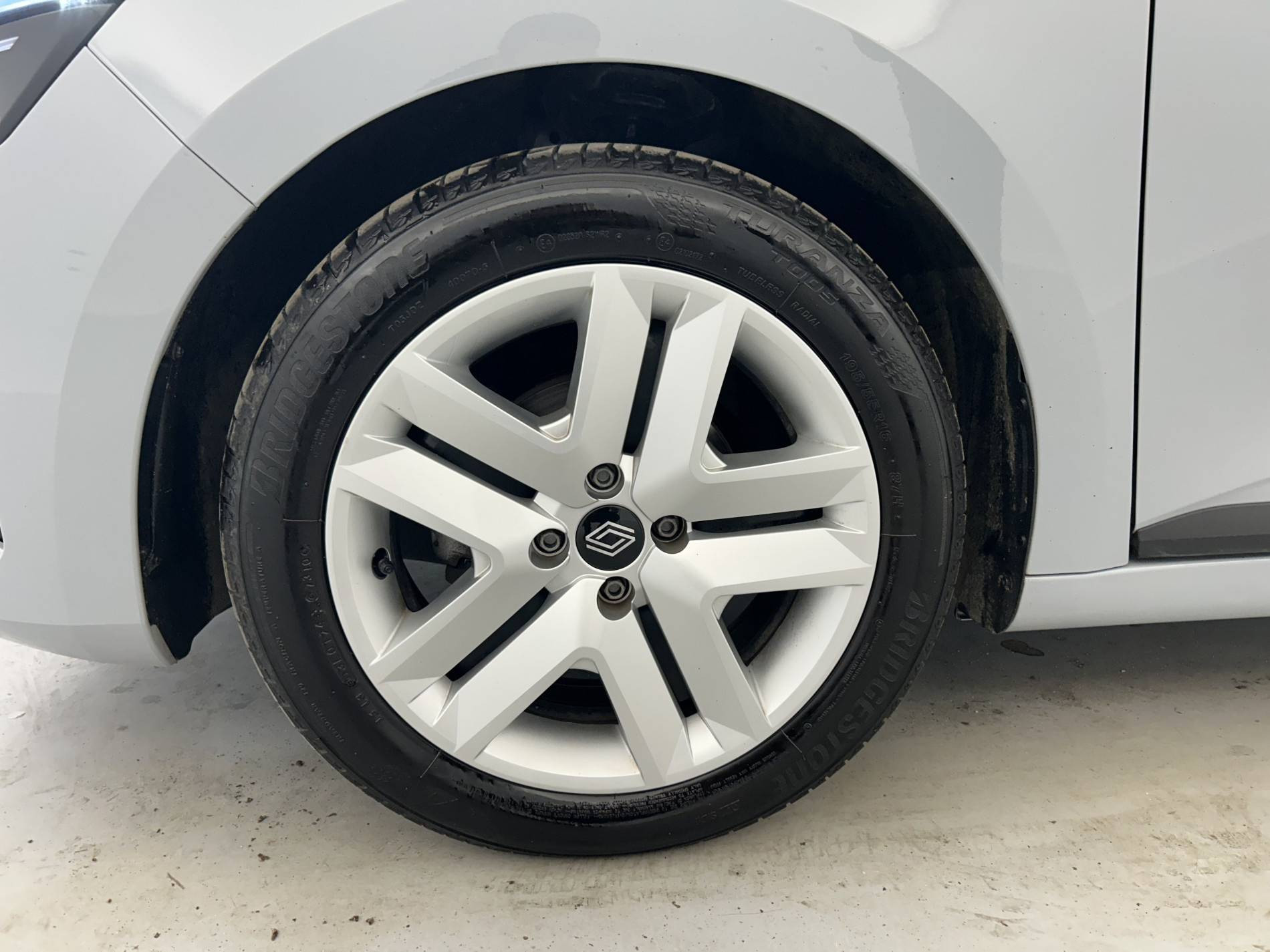 Vente en ligne Renault Clio 5 Clio TCe 90 ch GSR2 au prix de 15 290 €