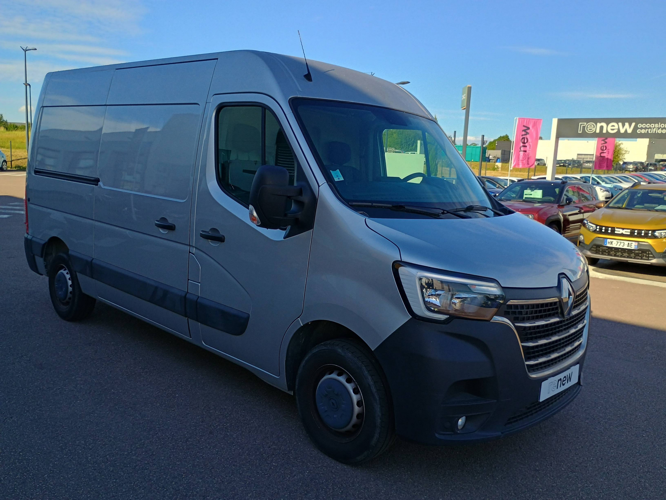 Vente en ligne Renault Master Fourgon MASTER FGN TRAC F3500 L2H2 BLUE DCI 180 au prix de 27 991 €