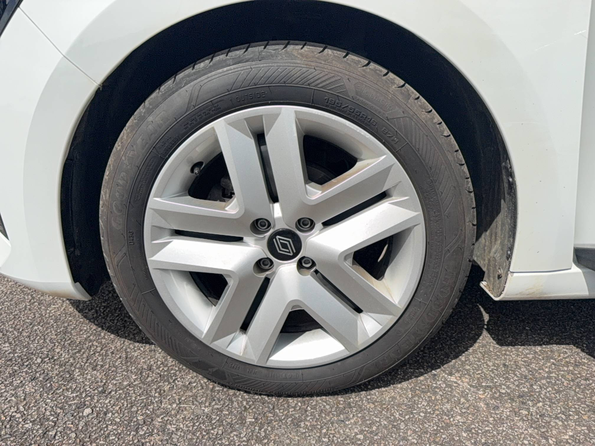 Vente en ligne Renault Clio 5 Clio TCe 100 GPL au prix de 16 490 €