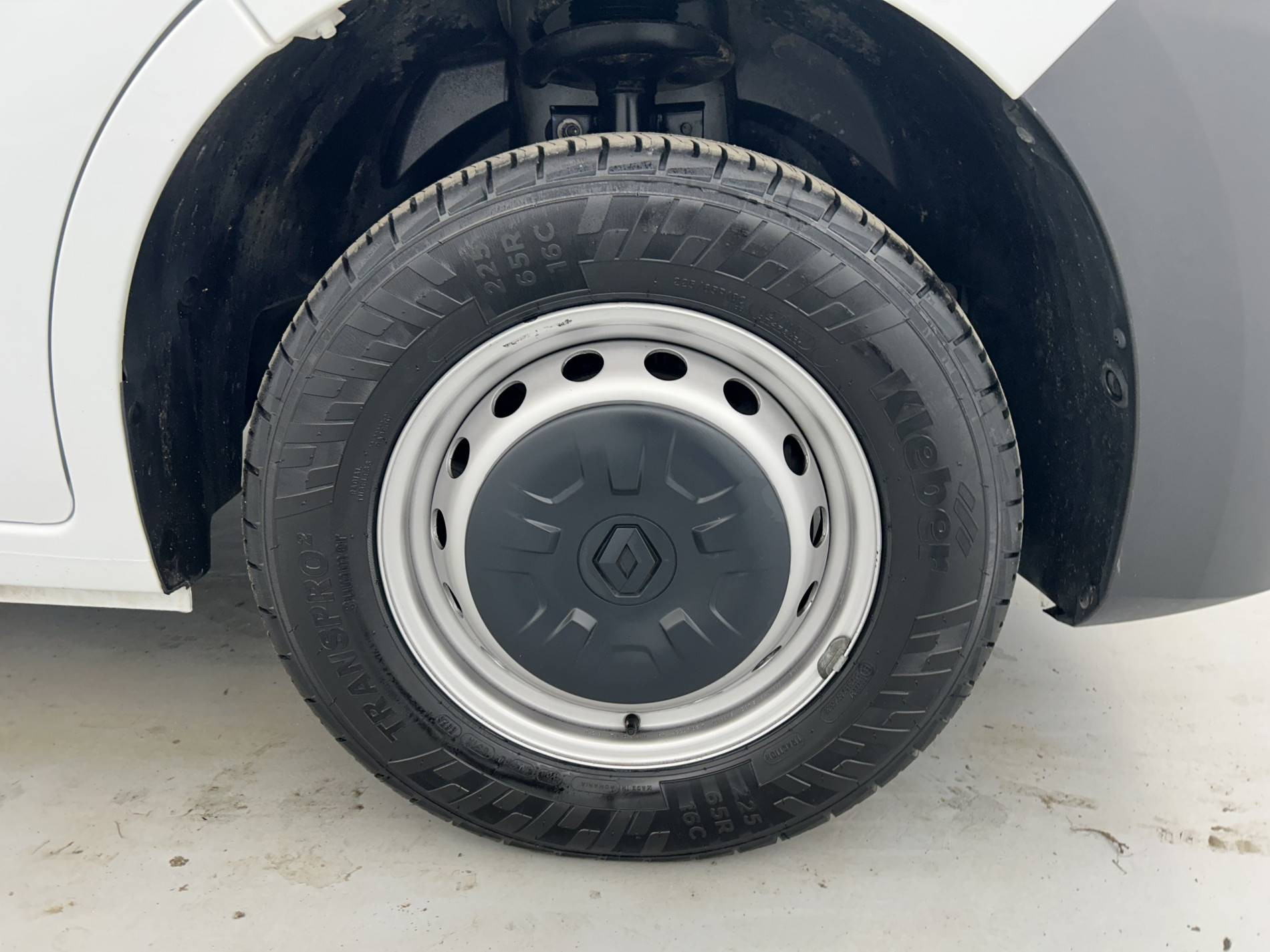 Vente en ligne Renault Master Fourgon MASTER FGN TRAC F3500 L2H2 BLUE DCI 135 au prix de 24 990 €