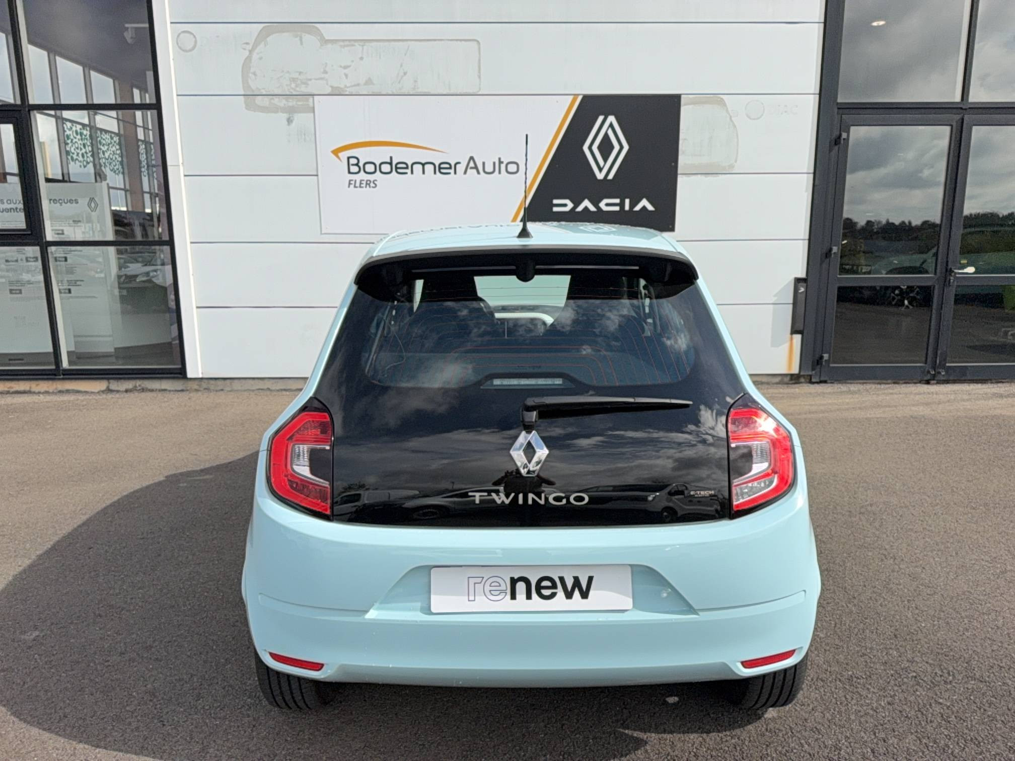 Vente en ligne Renault Twingo Electrique Twingo III E-Tech au prix de 13 490 €