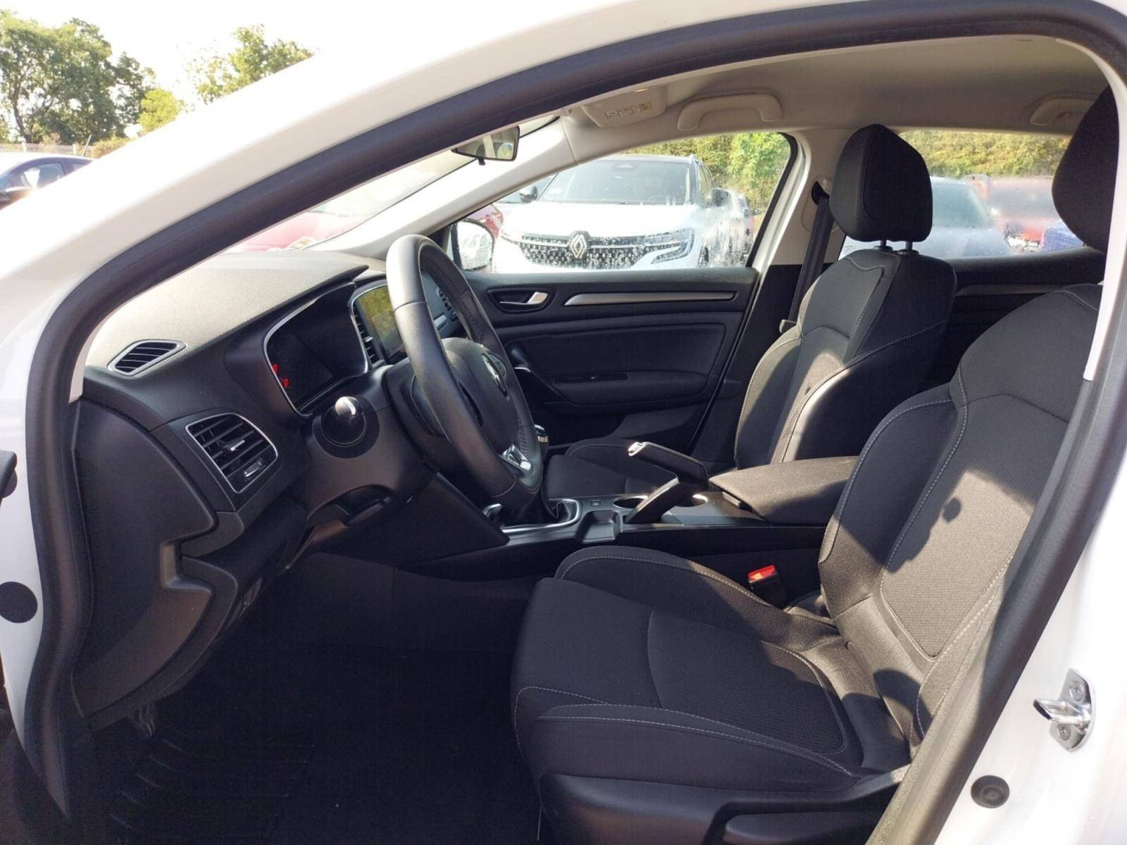 Vente en ligne Renault Megane 4 Mégane IV Berline Blue dCi 115 - 21N au prix de 14 990 €