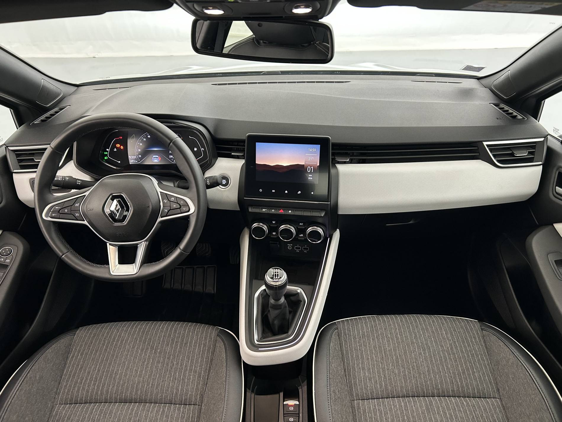 Vente en ligne Renault Clio 5 Clio TCe 140 - 21N au prix de 15 790 €