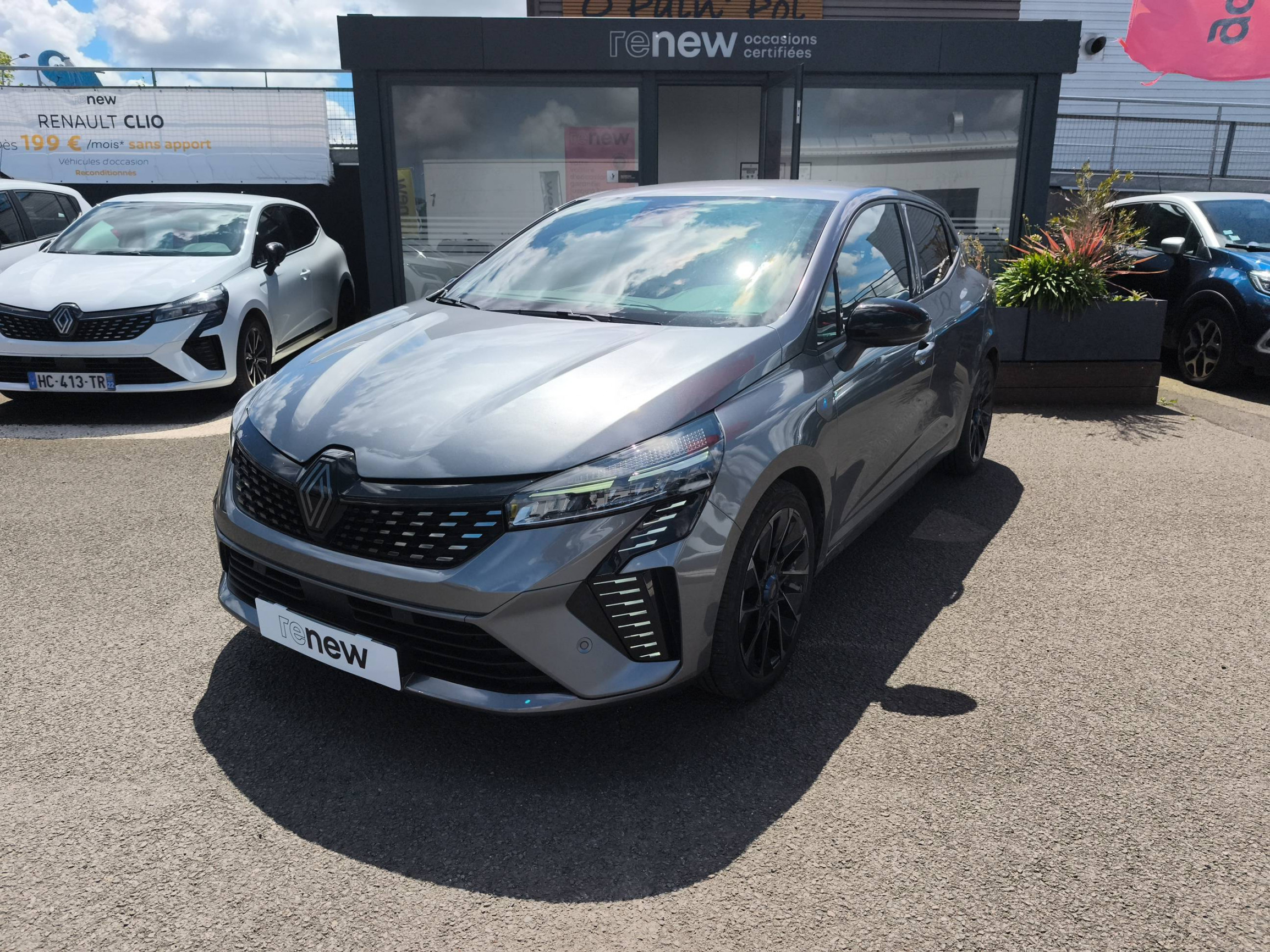 Renault Clio 5 Clio E-Tech full hybrid 145 occasion de 2023 en vente à Paimpol