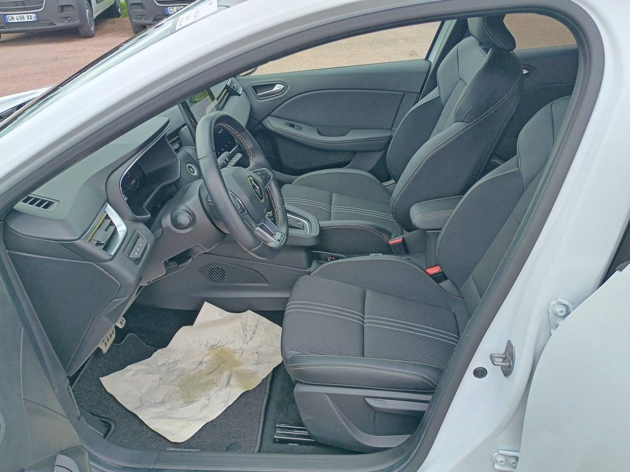 Vente en ligne Renault Clio 5 Clio E-Tech full hybrid 145 au prix de 19 790 €