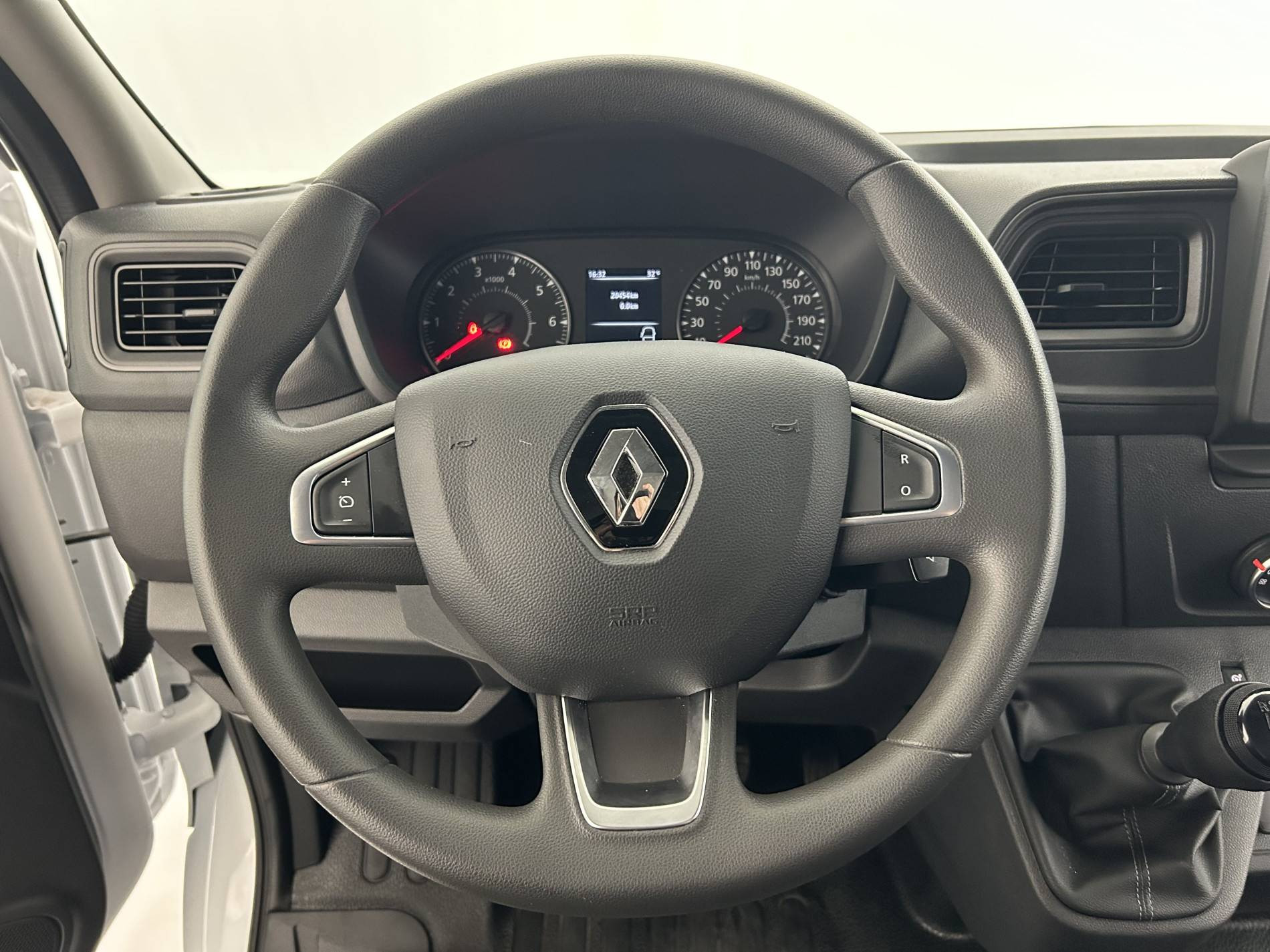 Vente en ligne Renault Master Fourgon MASTER FGN TRAC F3500 L3H3 BLUE DCI 135 au prix de 28 990 €