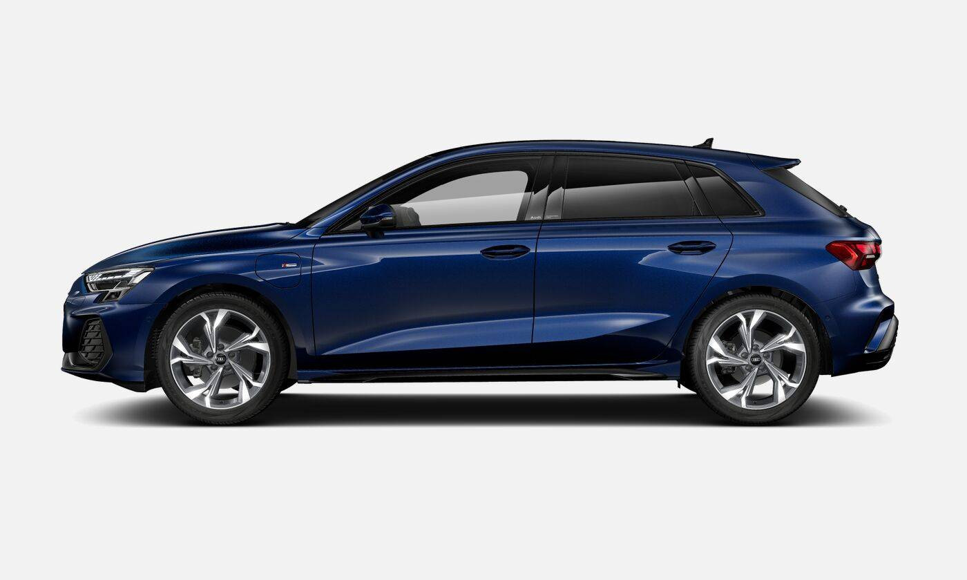 Vente en ligne AUDI A3 SPORTBACK A3 Sportback TFSI e Hybride rechargeable 204 S tronic 6 S line de 2026 au prix de 57 188 €