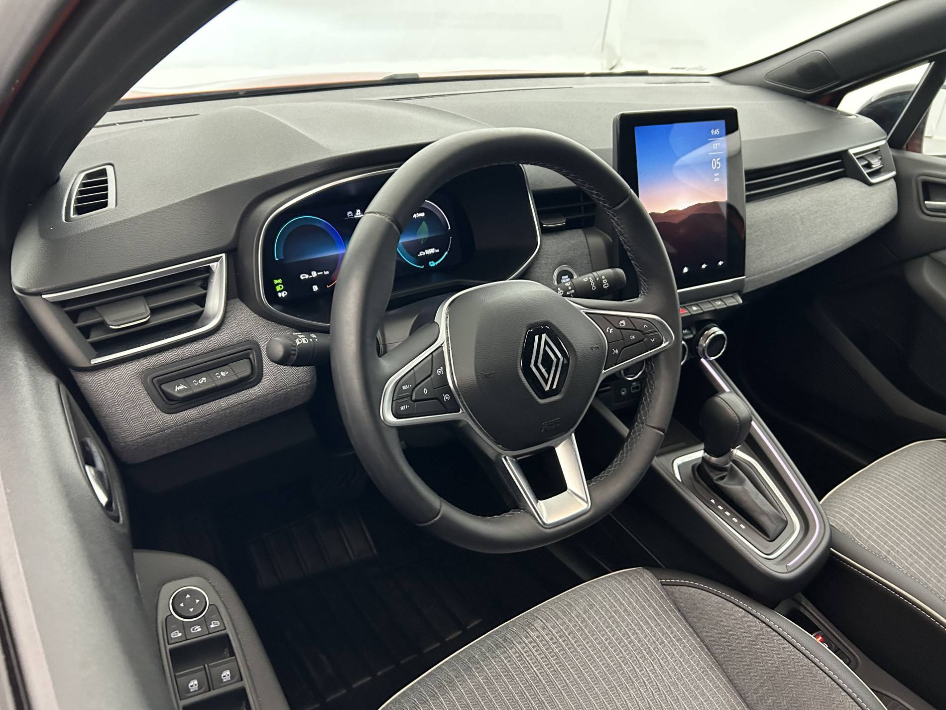 Vente en ligne Renault Clio 5 Clio E-Tech full hybrid 145 au prix de 18 990 €