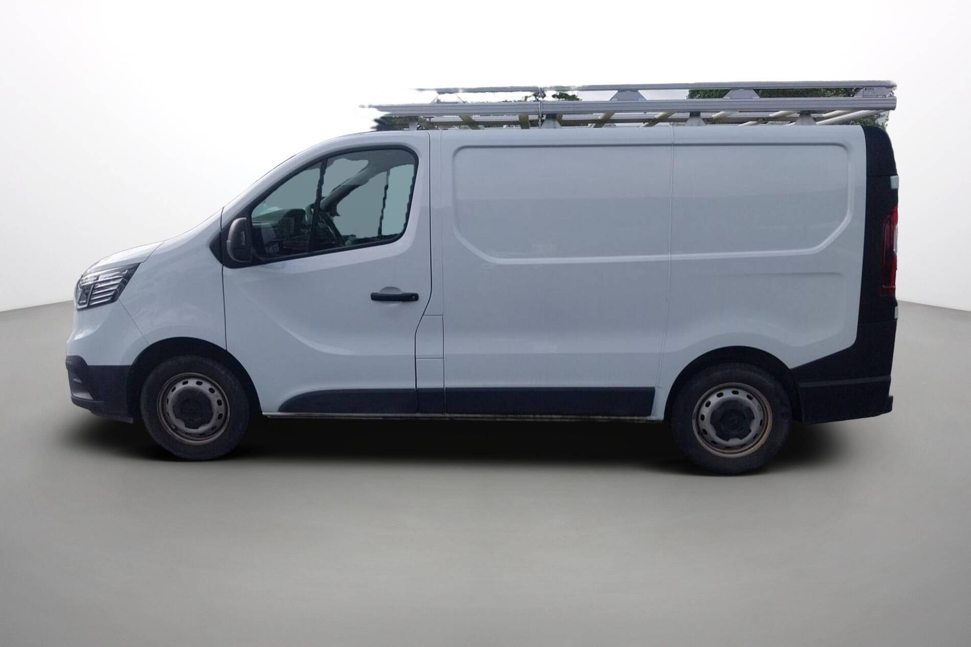 Vente en ligne Renault Trafic 3 Fourgon TRAFIC FGN L1H1 2800 KG BLUE DCI 110 au prix de 21 290 €