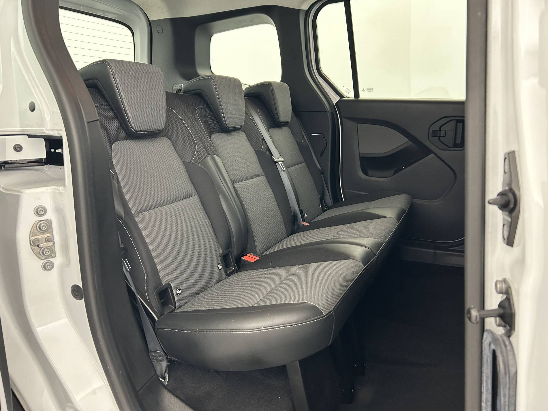 Vente en ligne Renault Kangoo  Blue dCi 95 au prix de 21 590 €