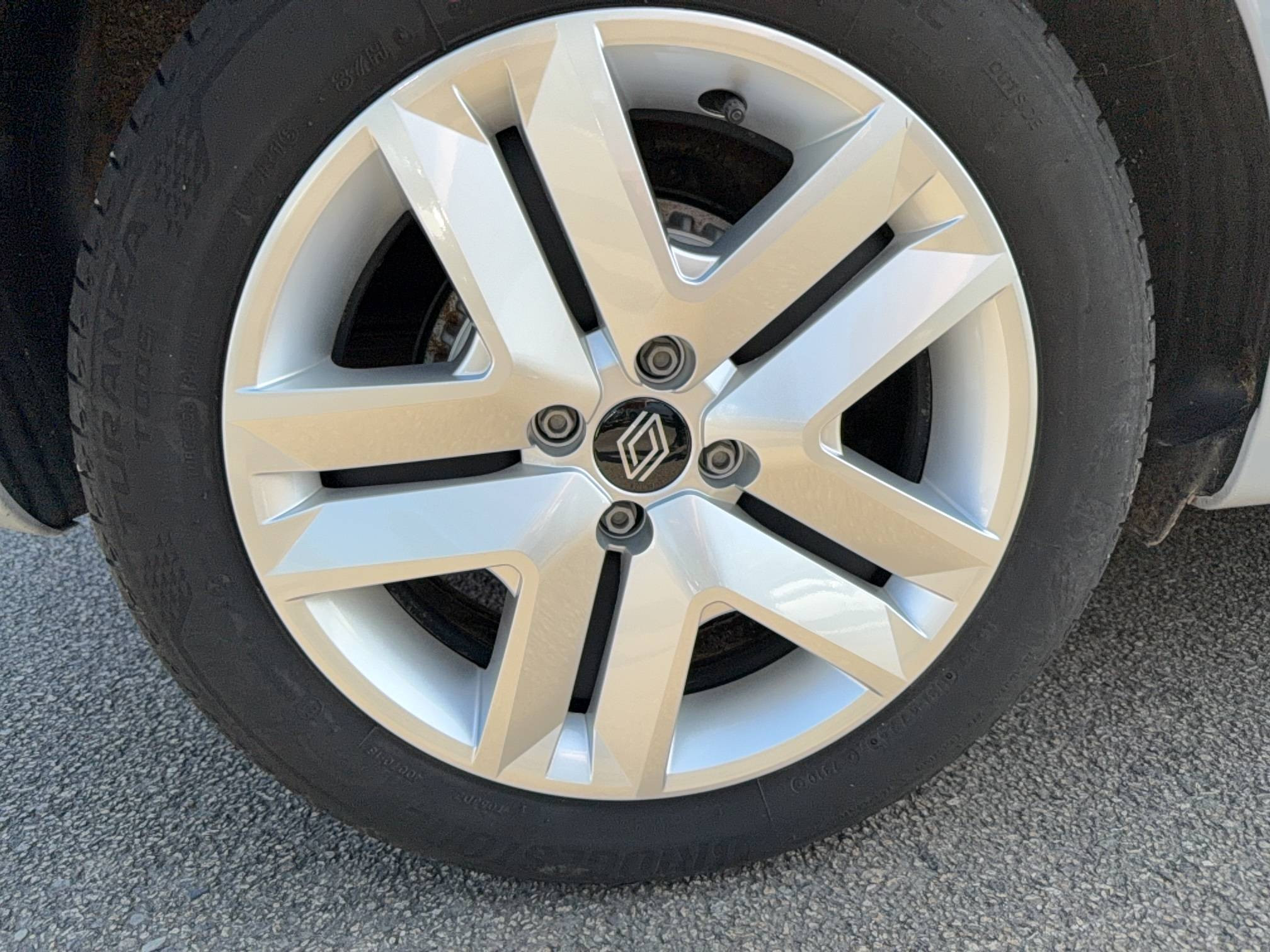 Vente en ligne Renault Clio 5 Clio Blue dCi 100 ch GSR2 au prix de 16 900 €