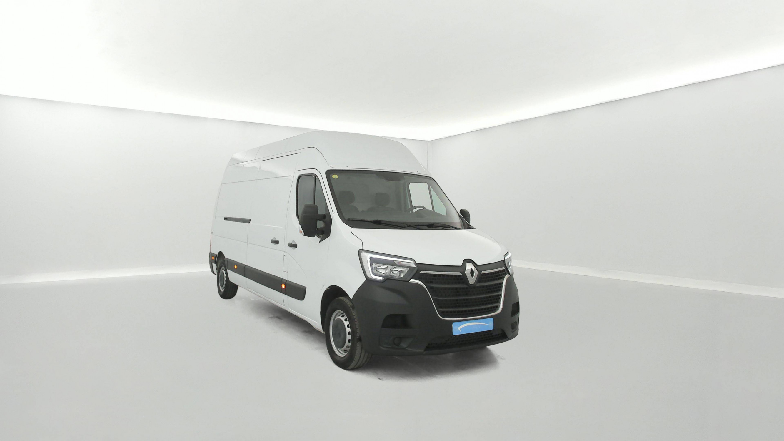 Vente en ligne Renault Master Fourgon MASTER FGN TRAC F3500 L3H3 BLUE DCI 135 au prix de 28 990 €