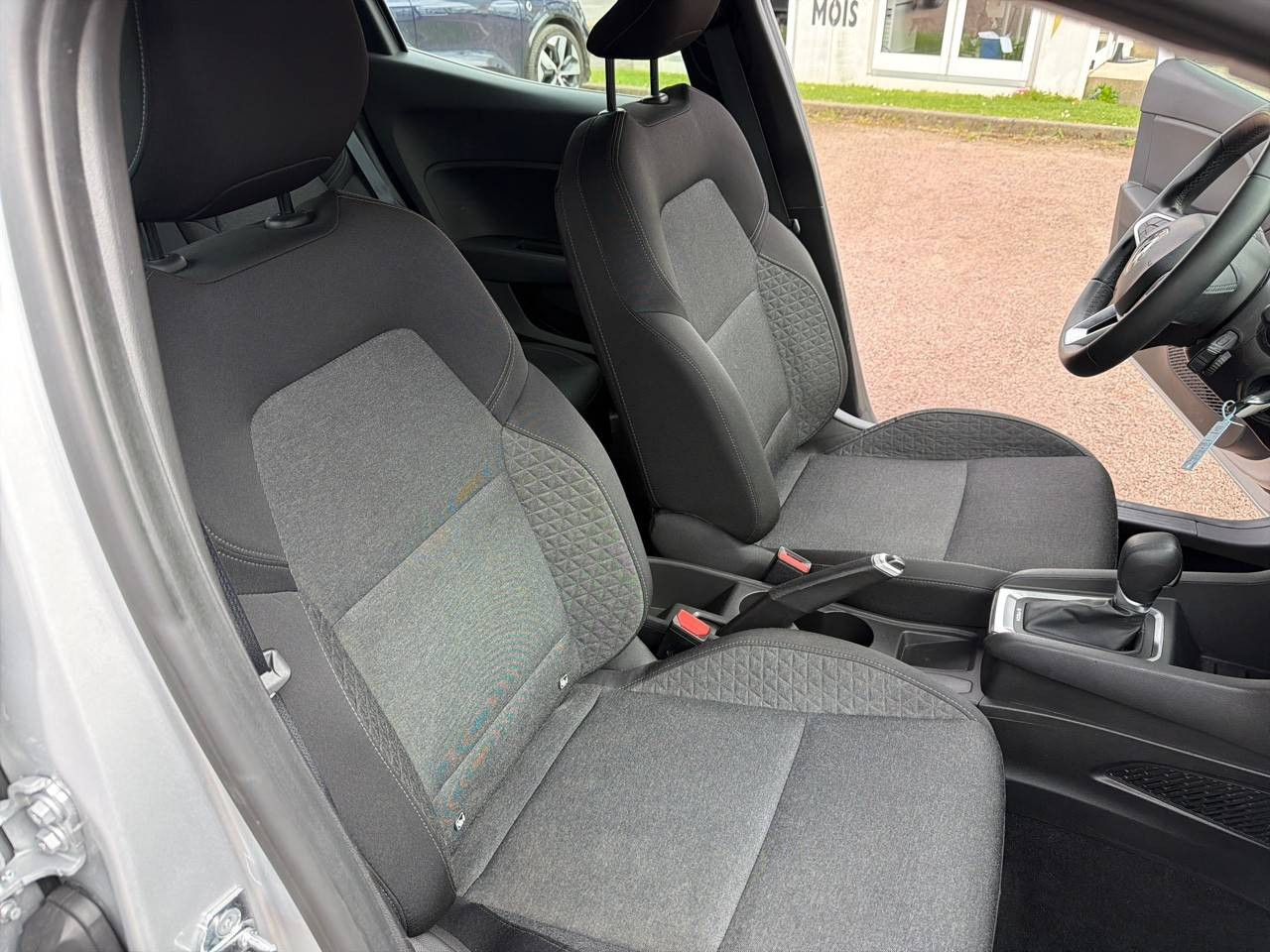 Vente en ligne Renault Clio 5 Clio E-Tech 140 - 21 au prix de 13 490 €