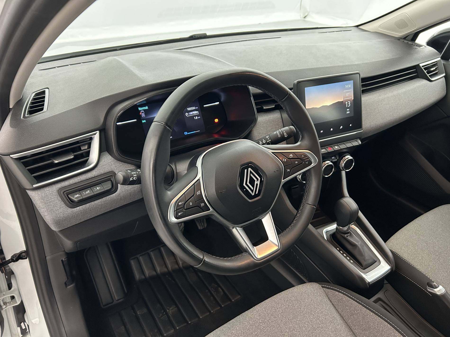 Vente en ligne Renault Clio 5 Clio E-Tech full hybrid 145 au prix de 16 991 €