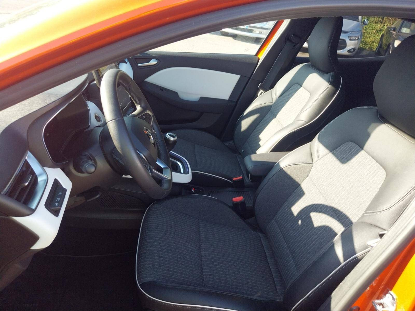 Vente en ligne Renault Clio 5 Clio TCe 90 au prix de 15 290 €
