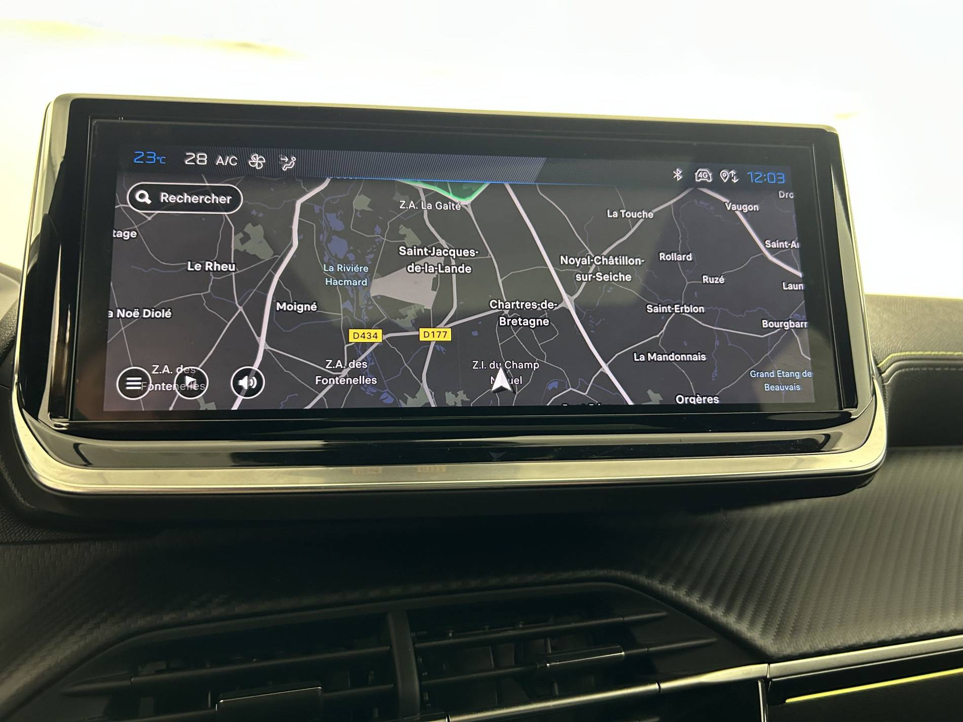 Vente en ligne Peugeot 2008  Hybrid 136 e-DCS6 au prix de 25 999 €