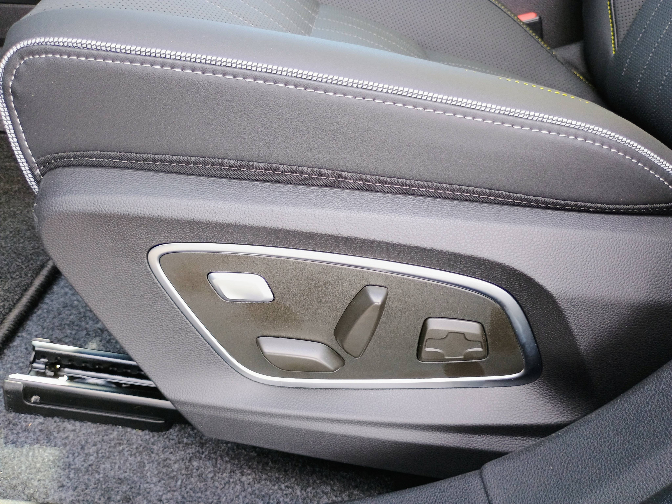 Vente en ligne Renault Scenic E-Tech Scenic E-Tech électrique 220 ch grande autonomie au prix de 51 980 €