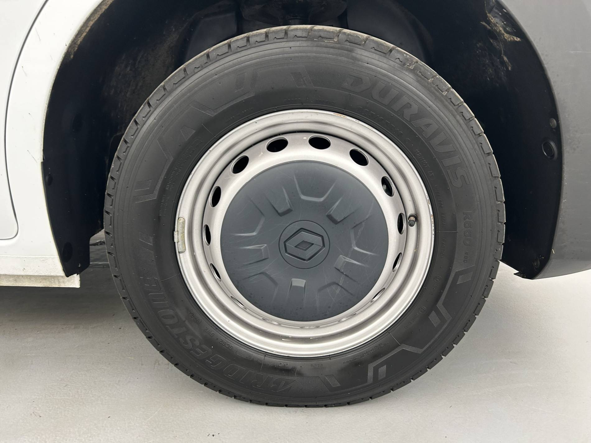 Vente en ligne Renault Master Fourgon MASTER FGN TRAC F3500 L3H3 BLUE DCI 135 au prix de 28 990 €