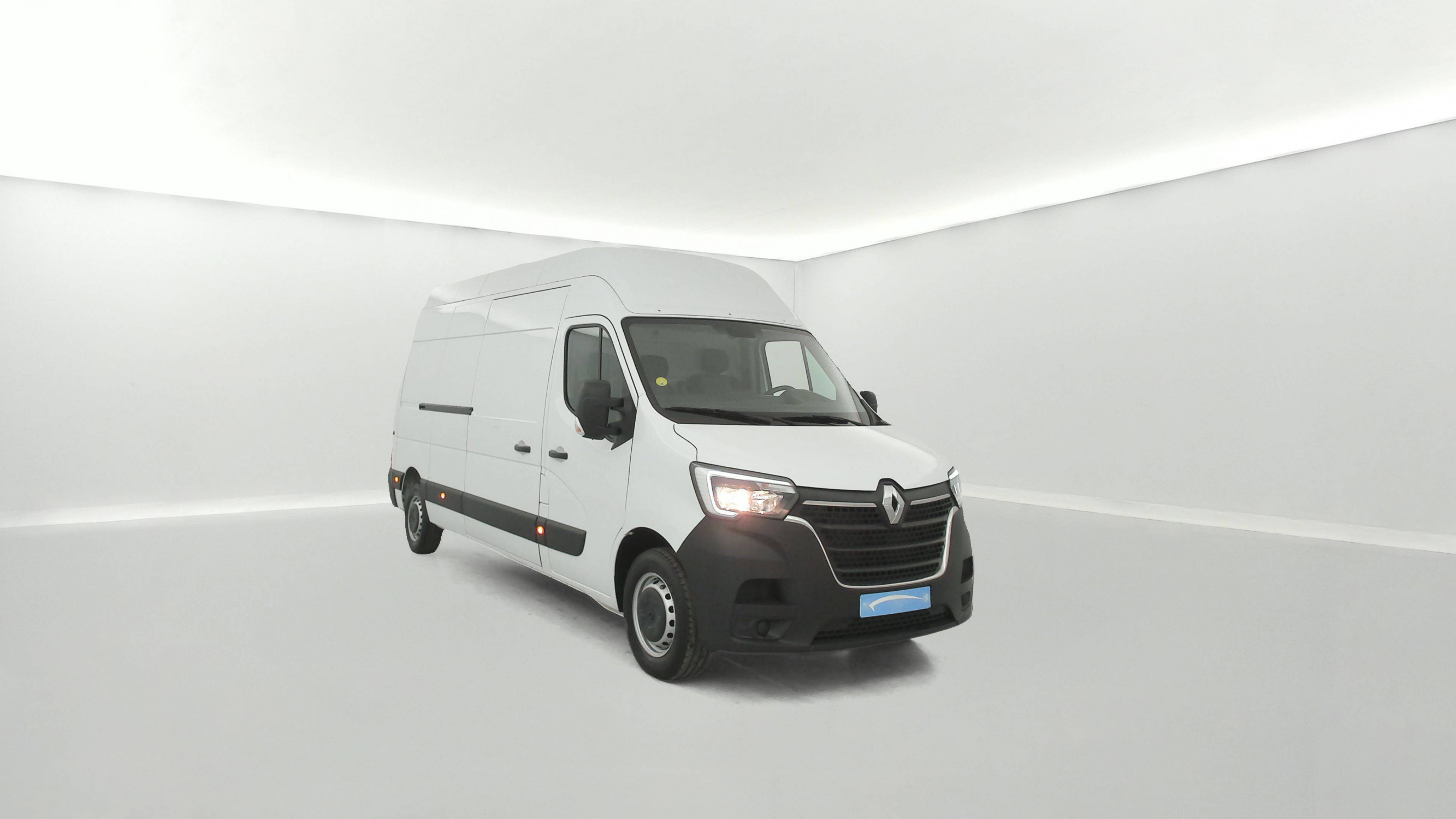Vente en ligne Renault Master Fourgon MASTER FGN TRAC F3500 L3H3 BLUE DCI 135 au prix de 28 500 €