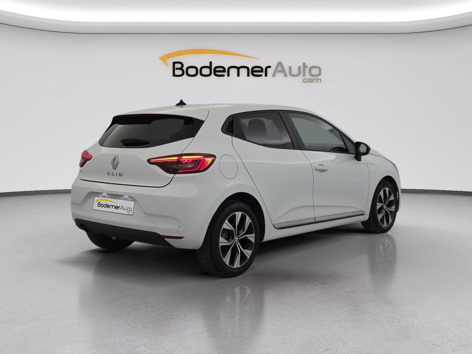 Vente en ligne Renault Clio 5 Clio TCe 90 au prix de 12 490 €