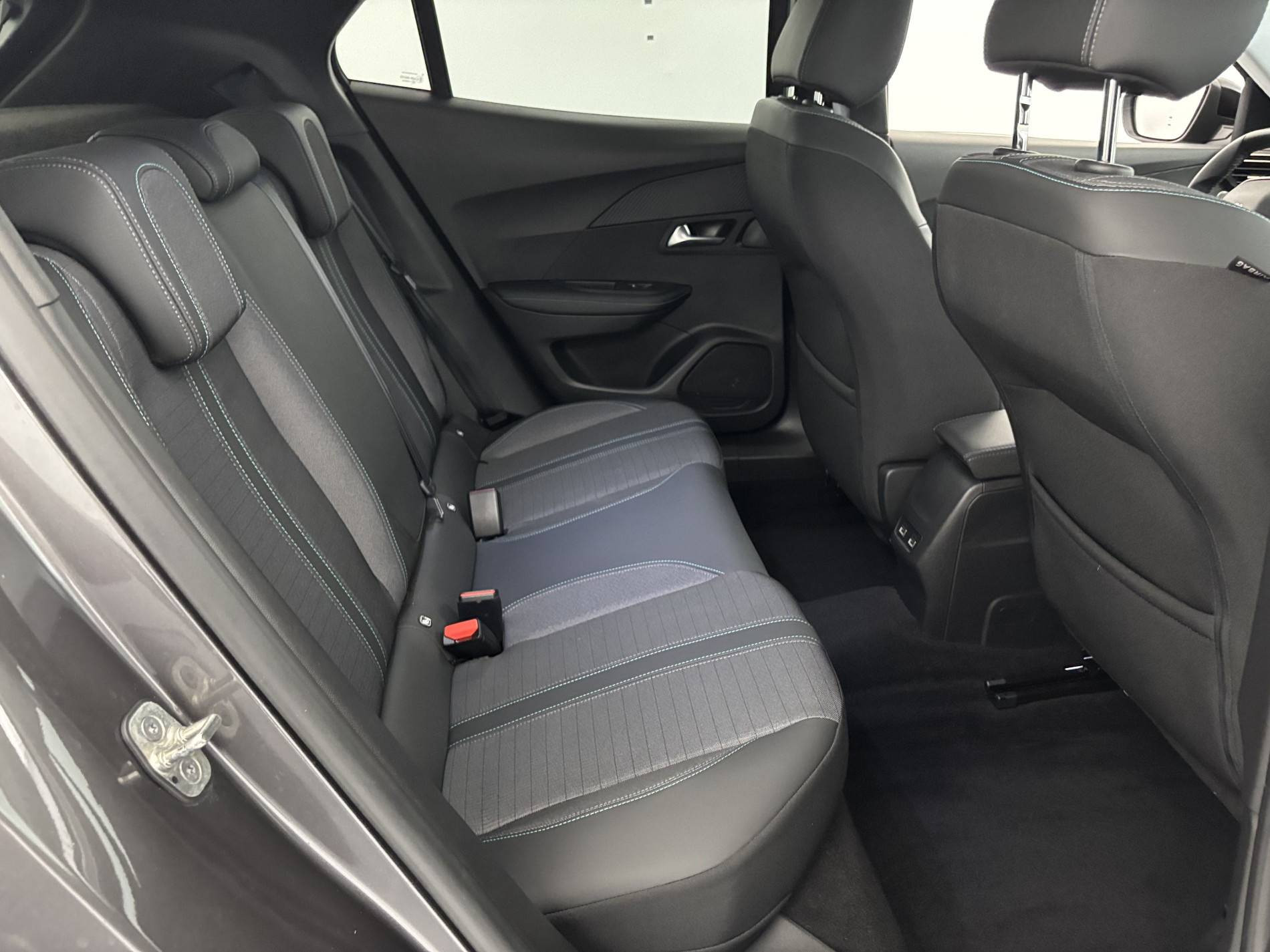 Vente en ligne Peugeot 2008  BlueHDi 130 S&S EAT8 au prix de 18 990 €