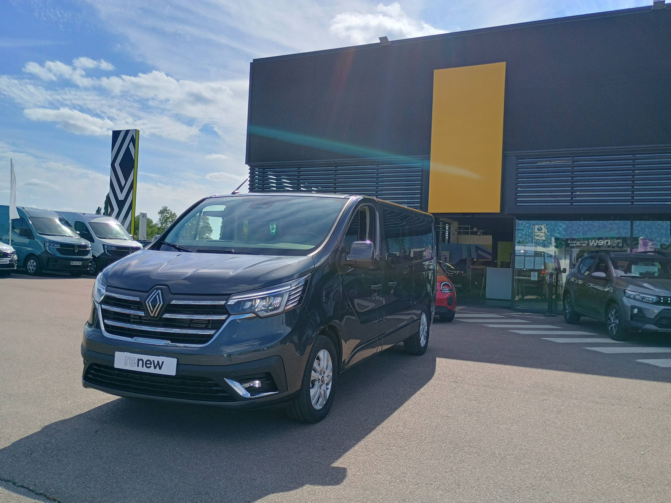 Renault Trafic Cabine Approfondie TRAFIC CA L2H1 3T BLUE DCI 170 AUTO occasion de 2025 en vente à Alençon