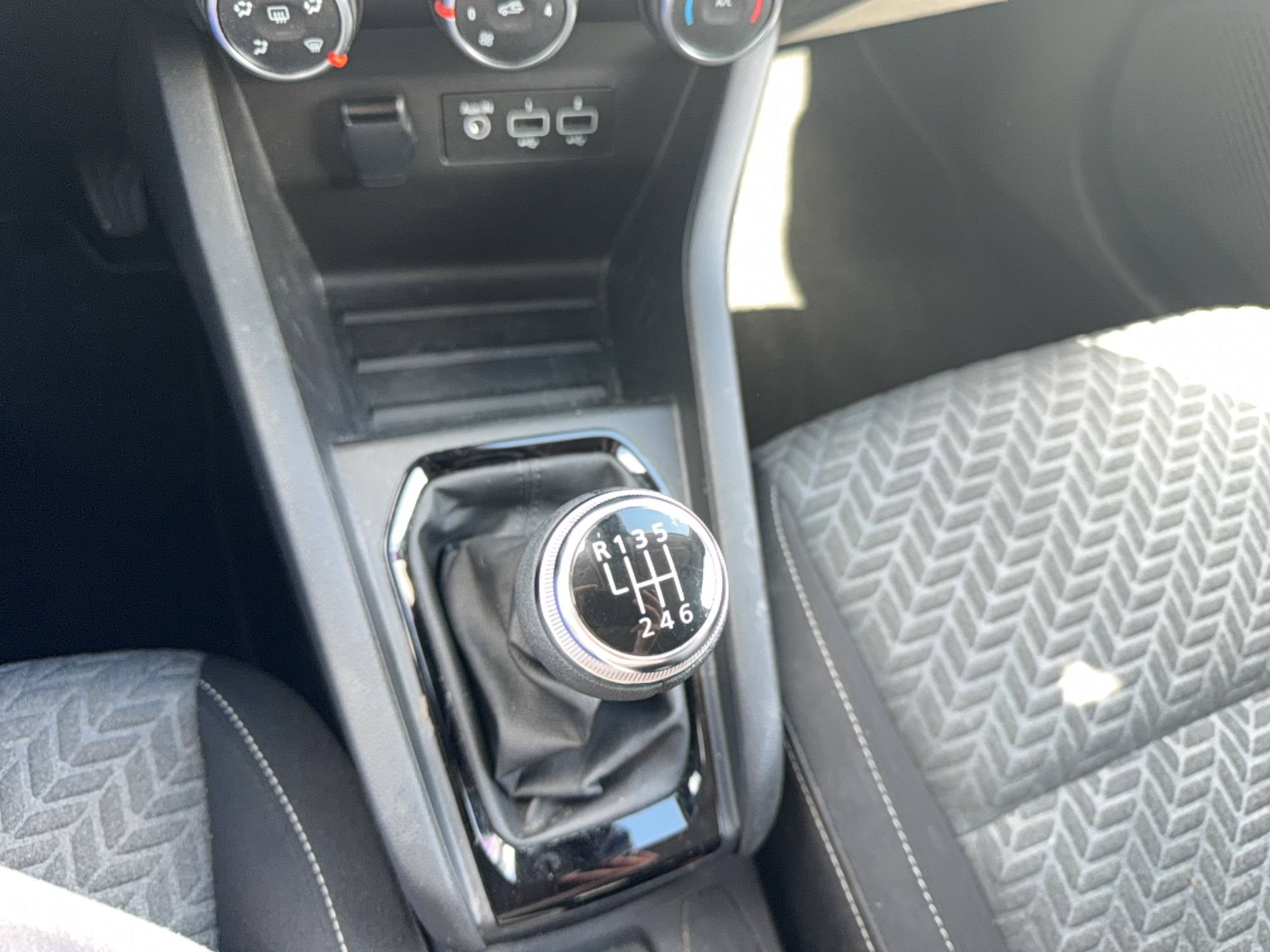 Vente en ligne Renault Clio 5 Clio TCe 90 au prix de 14 990 €