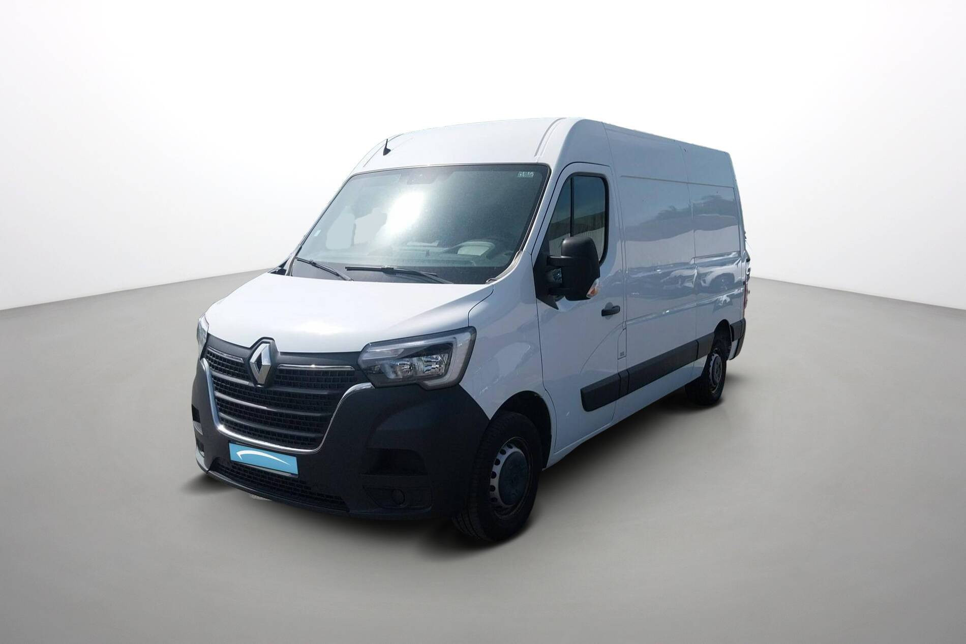 Vente en ligne Renault Master Fourgon MASTER FGN TRAC F3500 L2H2 BLUE DCI 135 au prix de 23 990 €