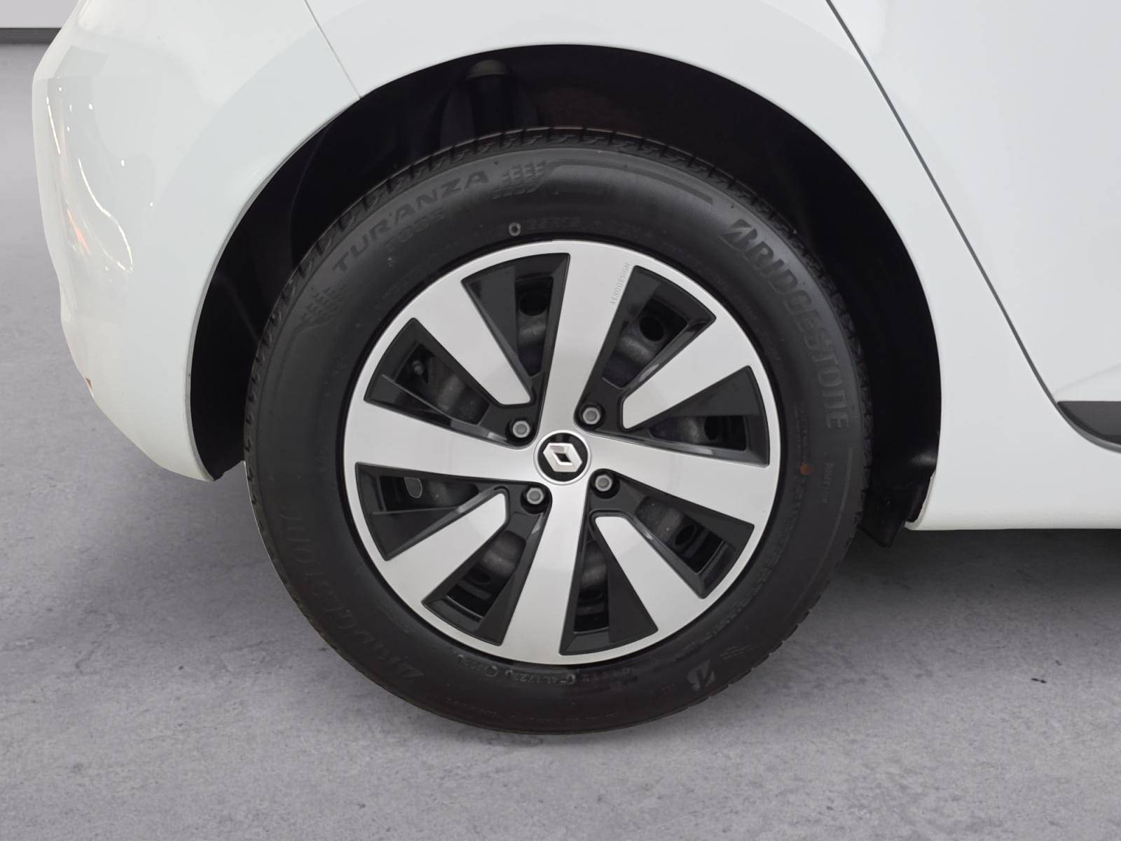 Vente en ligne Renault Clio 5 Clio E-Tech full hybrid 145 au prix de 17 350 €