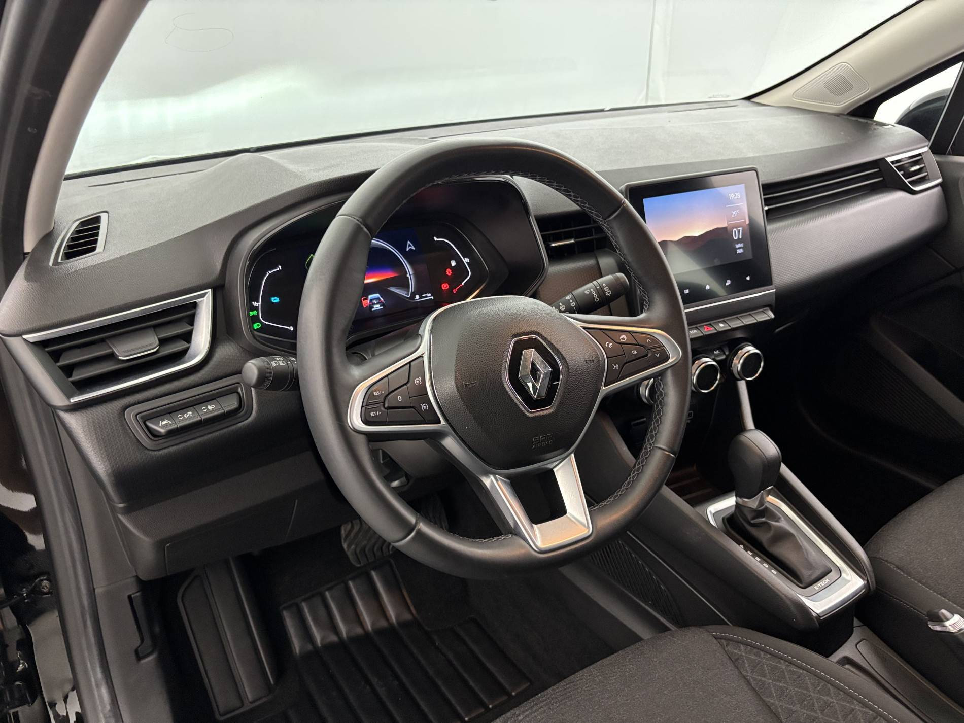 Vente en ligne Renault Clio 5 Clio E-Tech 140 - 21N au prix de 14 990 €