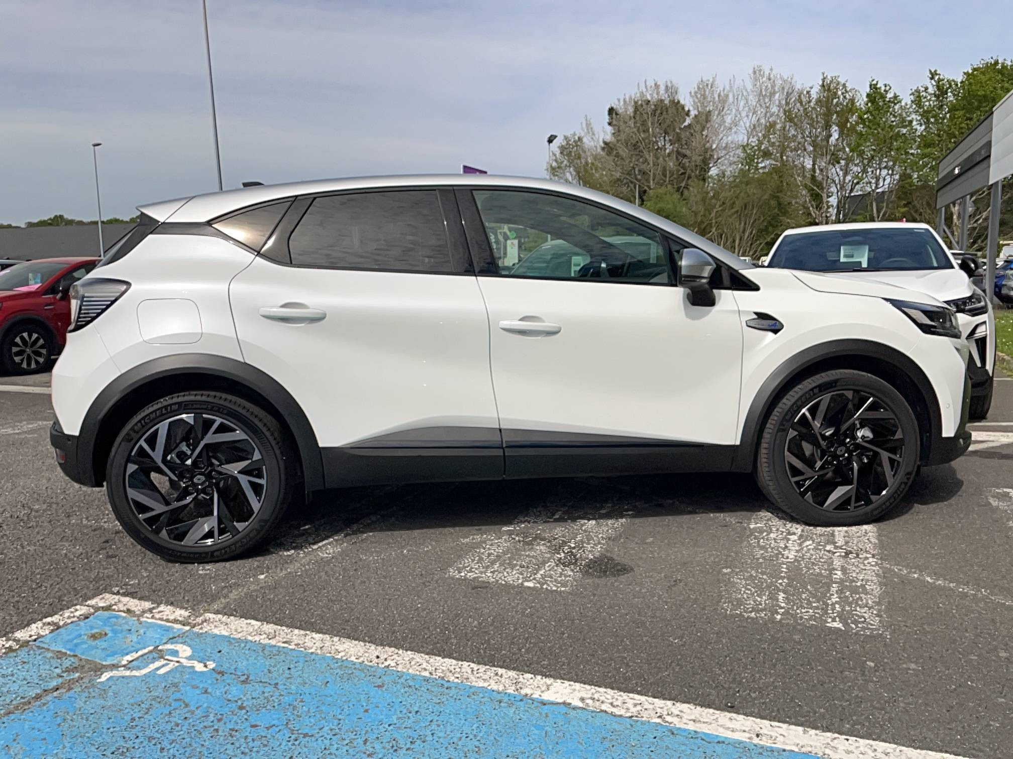 Vente en ligne Renault Captur  E-Tech full hybrid 145 ch au prix de 28 690 €