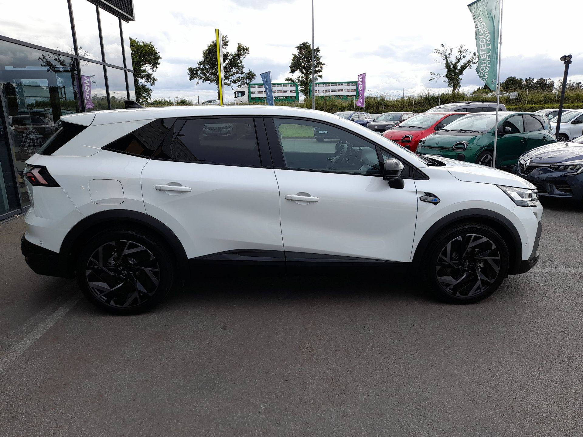 Vente en ligne Renault Symbioz  E-Tech full hybrid 145 au prix de 29 990 €