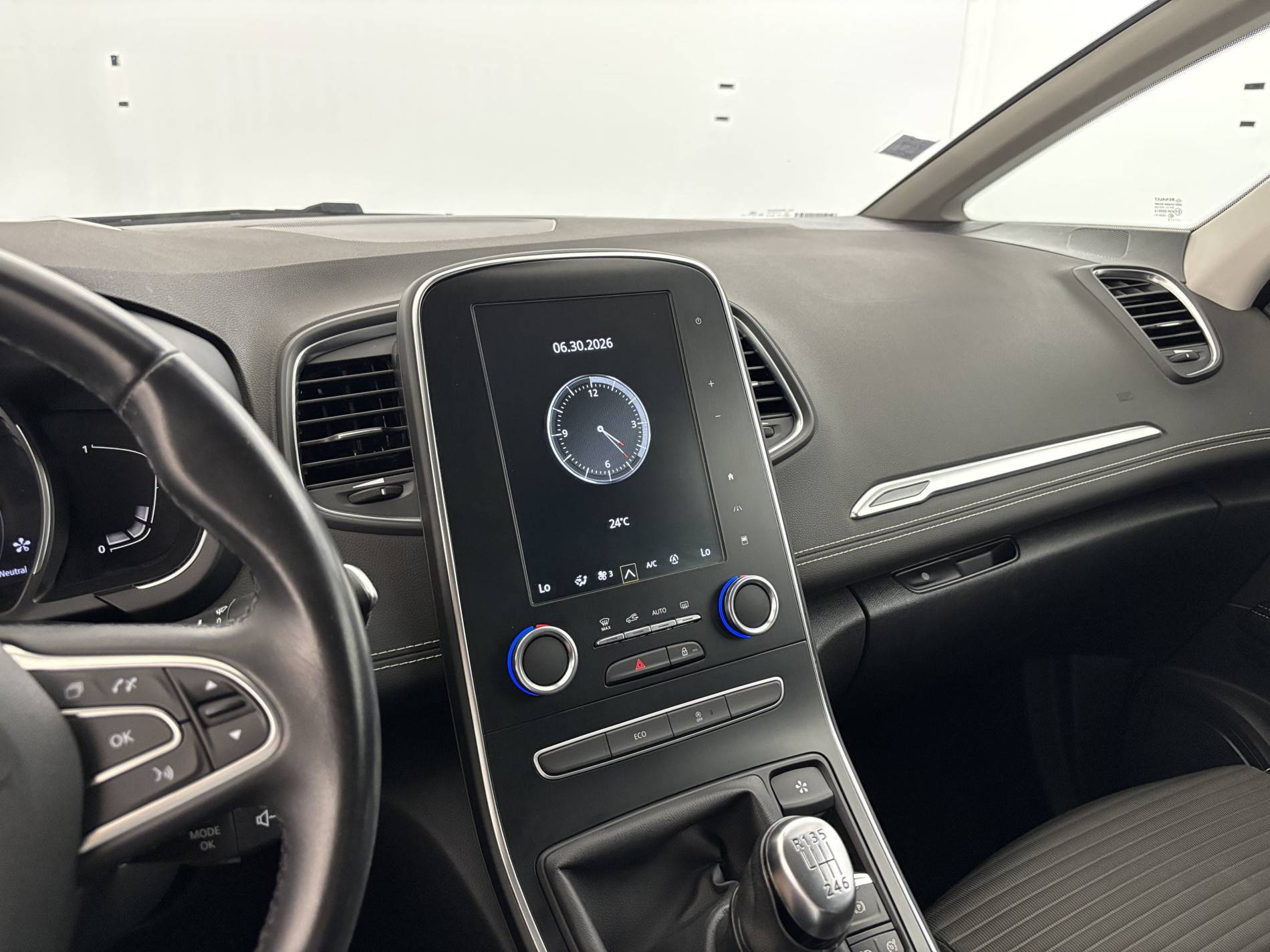 Vente en ligne Renault Scenic 4 Scenic Blue dCi 120 au prix de 16 900 €