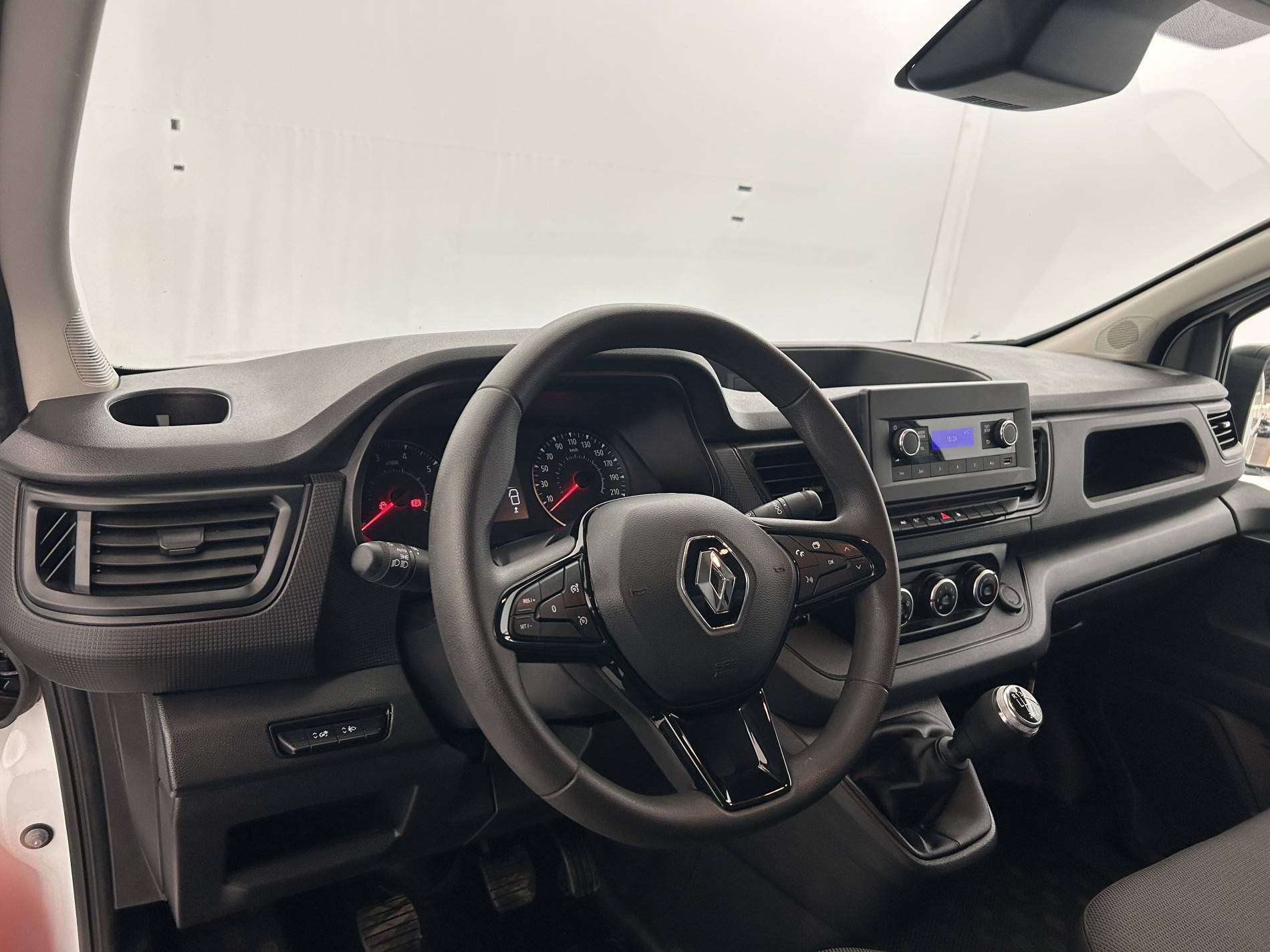 Vente en ligne Renault Trafic 3 Fourgon TRAFIC FGN L2H1 3000 KG BLUE DCI 130 au prix de 23 500 €