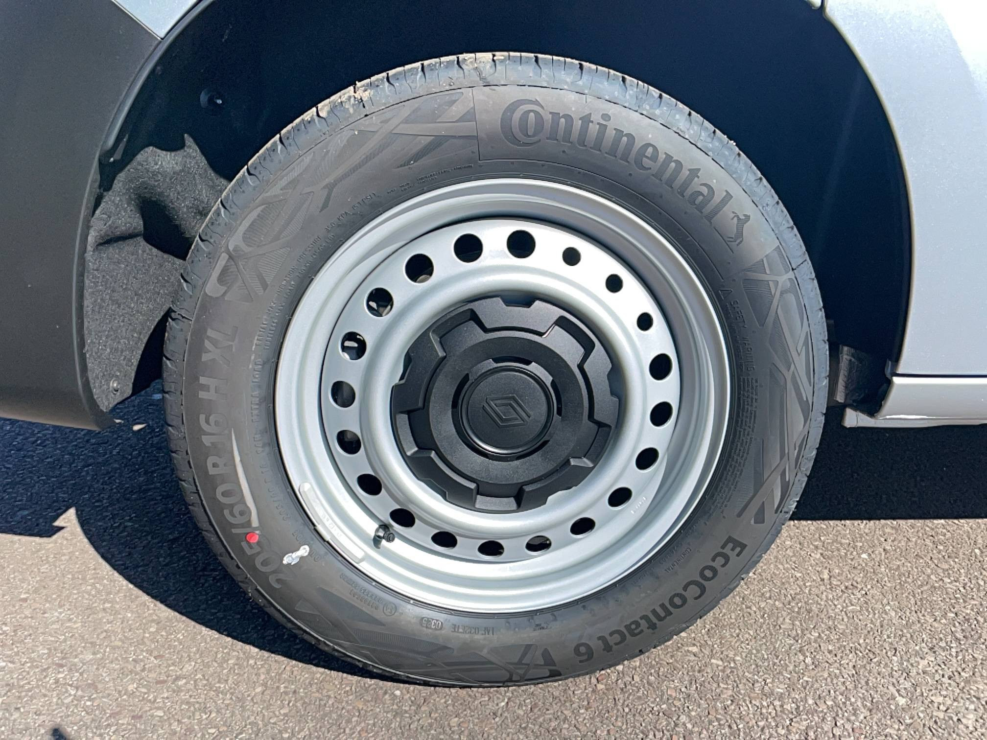 Vente en ligne Renault Kangoo Van E-Tech  FG TOLE L1 AC22/DC80 GSR2 au prix de 29 991 €