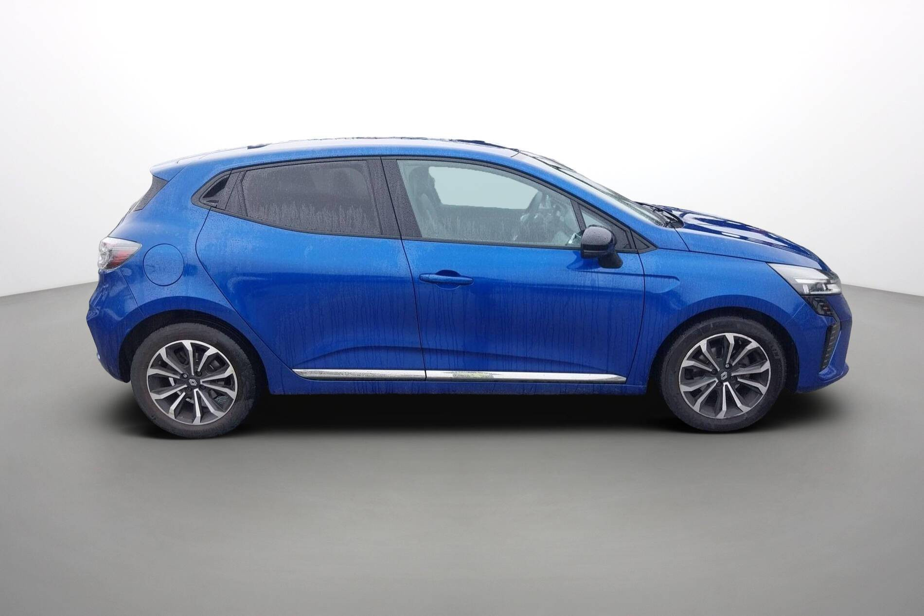 Vente en ligne Renault Clio 5 Clio TCe 90 au prix de 15 990 €